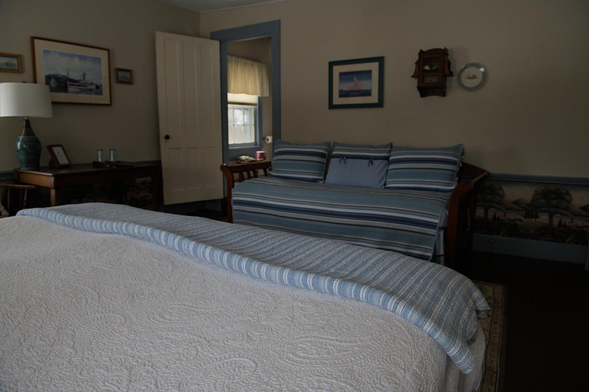 Shoreham Inn Bed & Breakfast photo 61