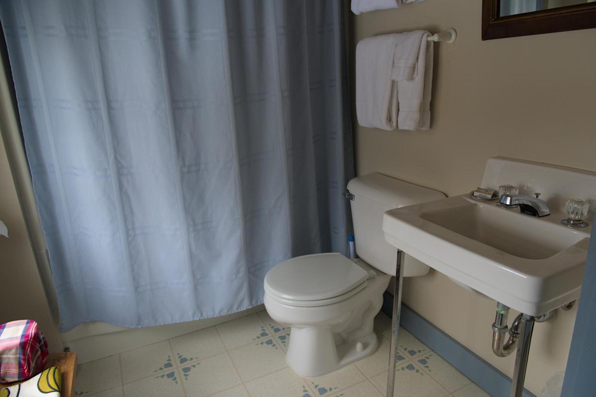 Shoreham Inn Bed & Breakfast photo 60