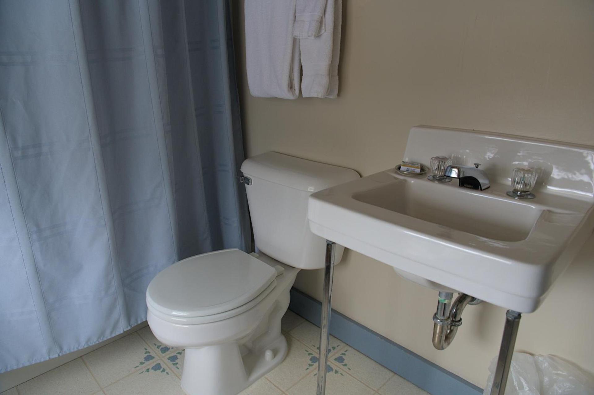 Shoreham Inn Bed & Breakfast photo 59