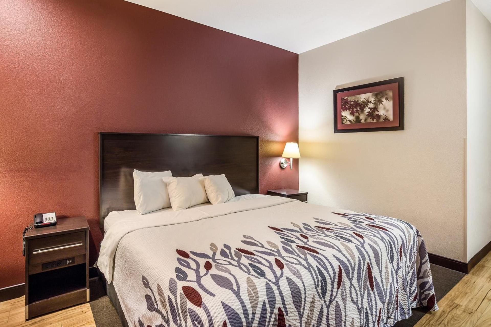 Red Roof Inn St Louis - Troy, IL photo 18