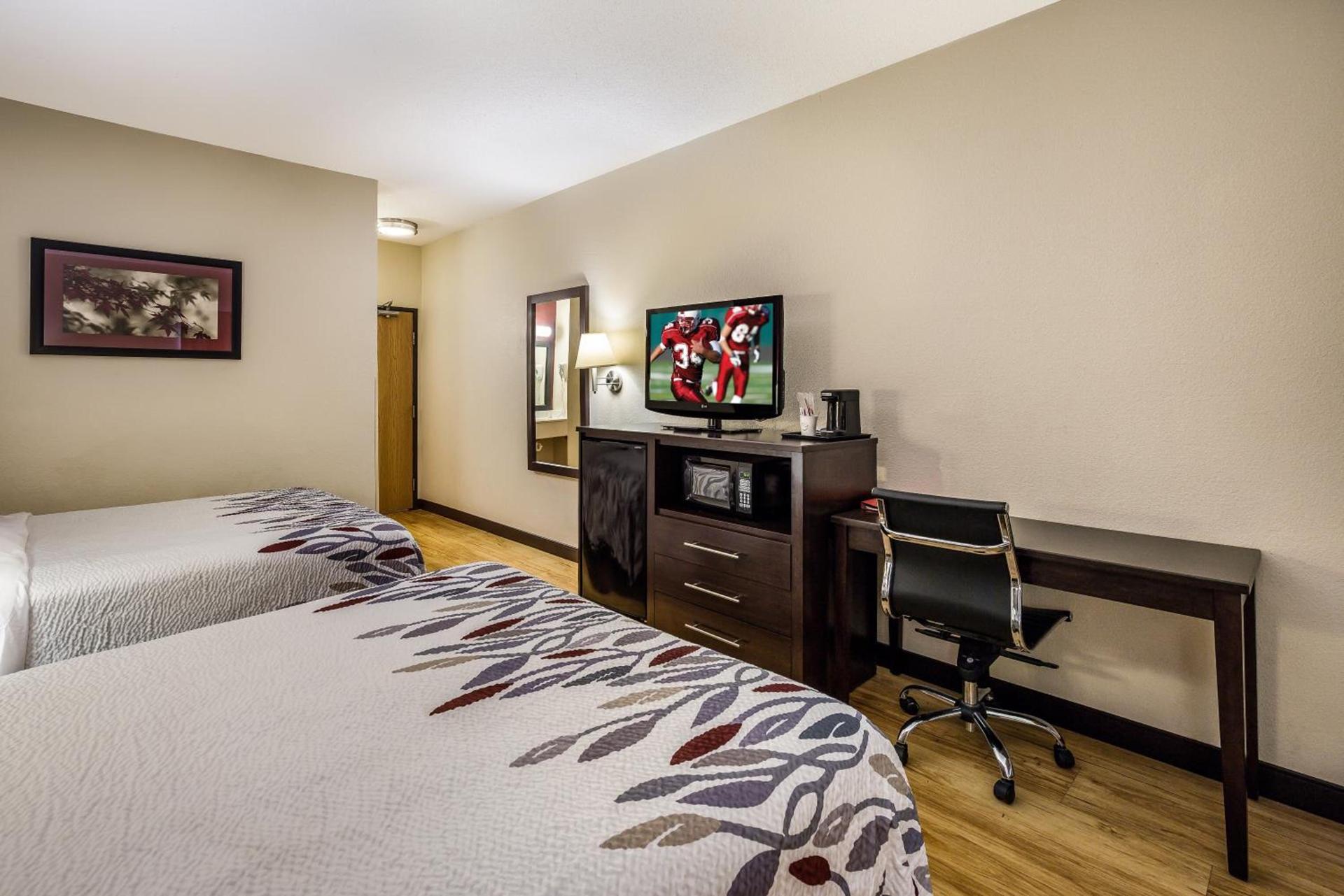 Red Roof Inn St Louis - Troy, IL photo 24
