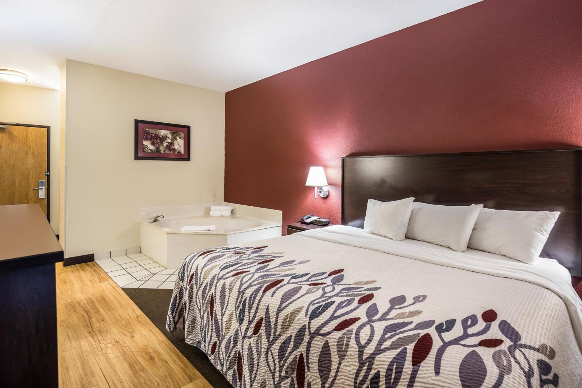 Red Roof Inn St Louis - Troy, IL photo 26