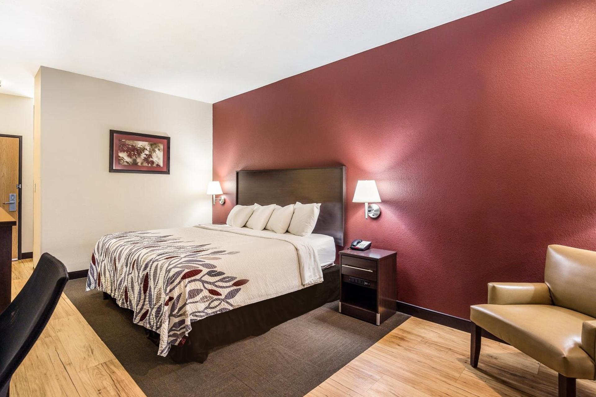 Red Roof Inn St Louis - Troy, IL photo 34