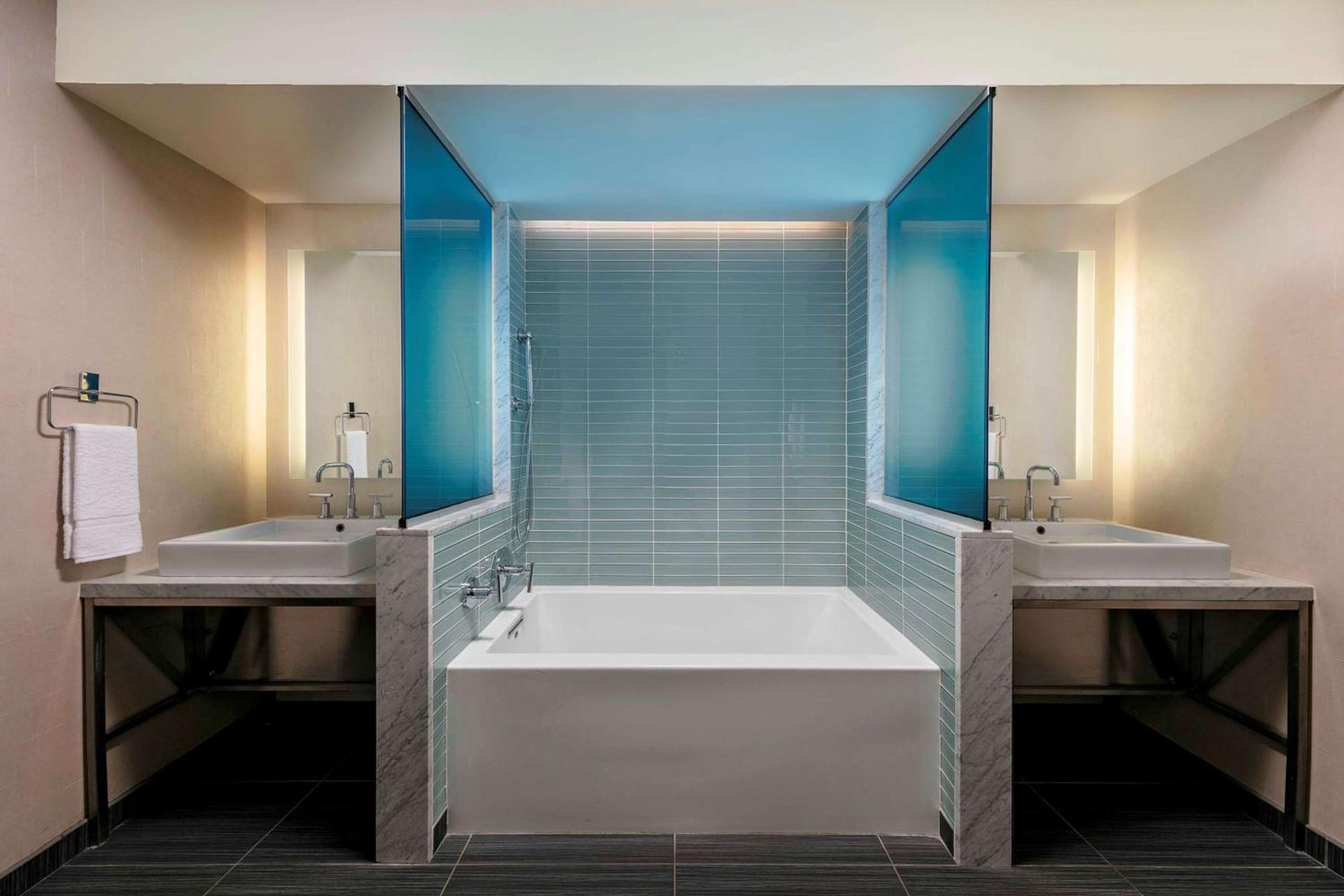 The Royal Sonesta Chicago Downtown photo 30