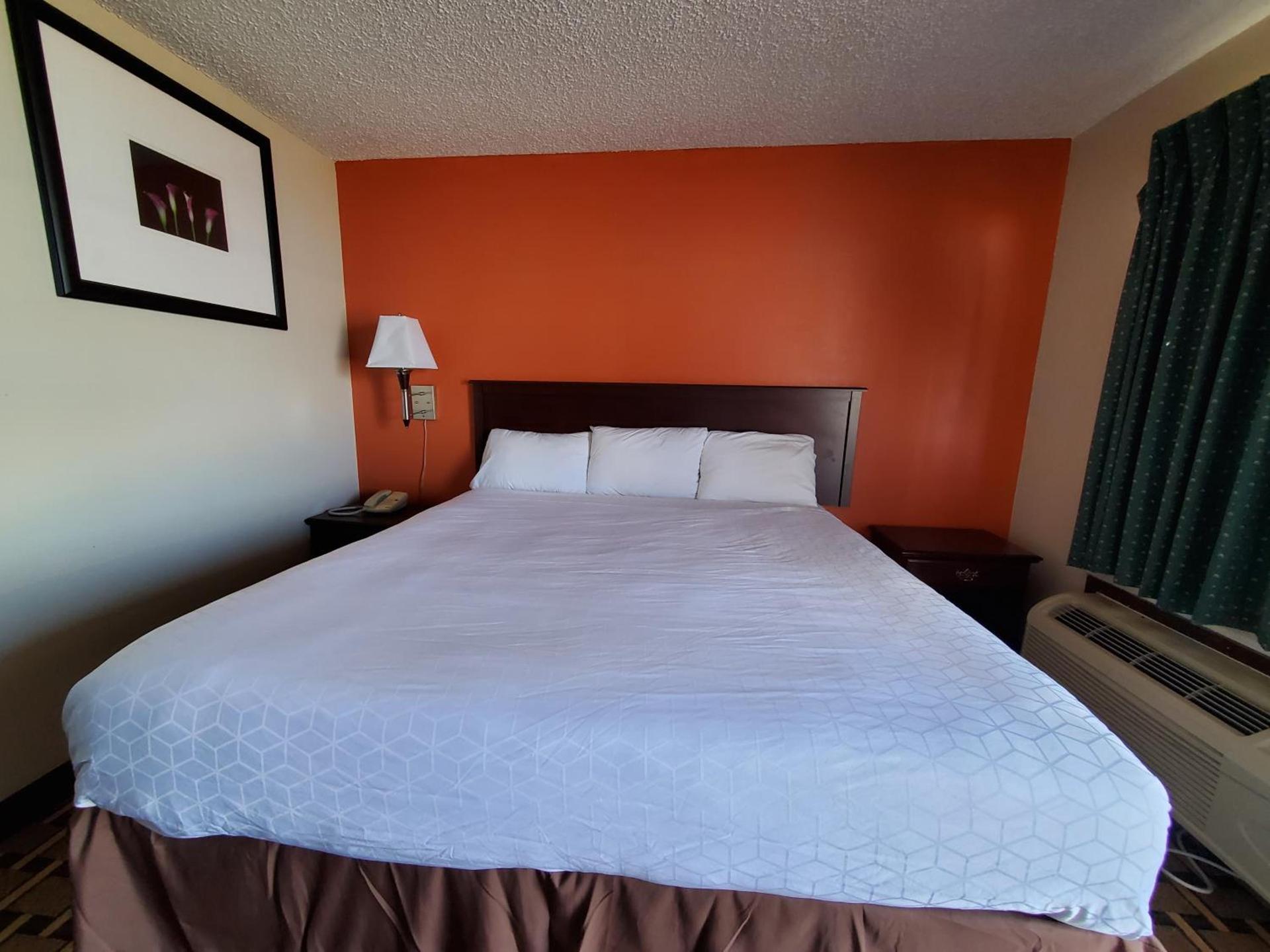 Relax Inn Henryetta photo 9
