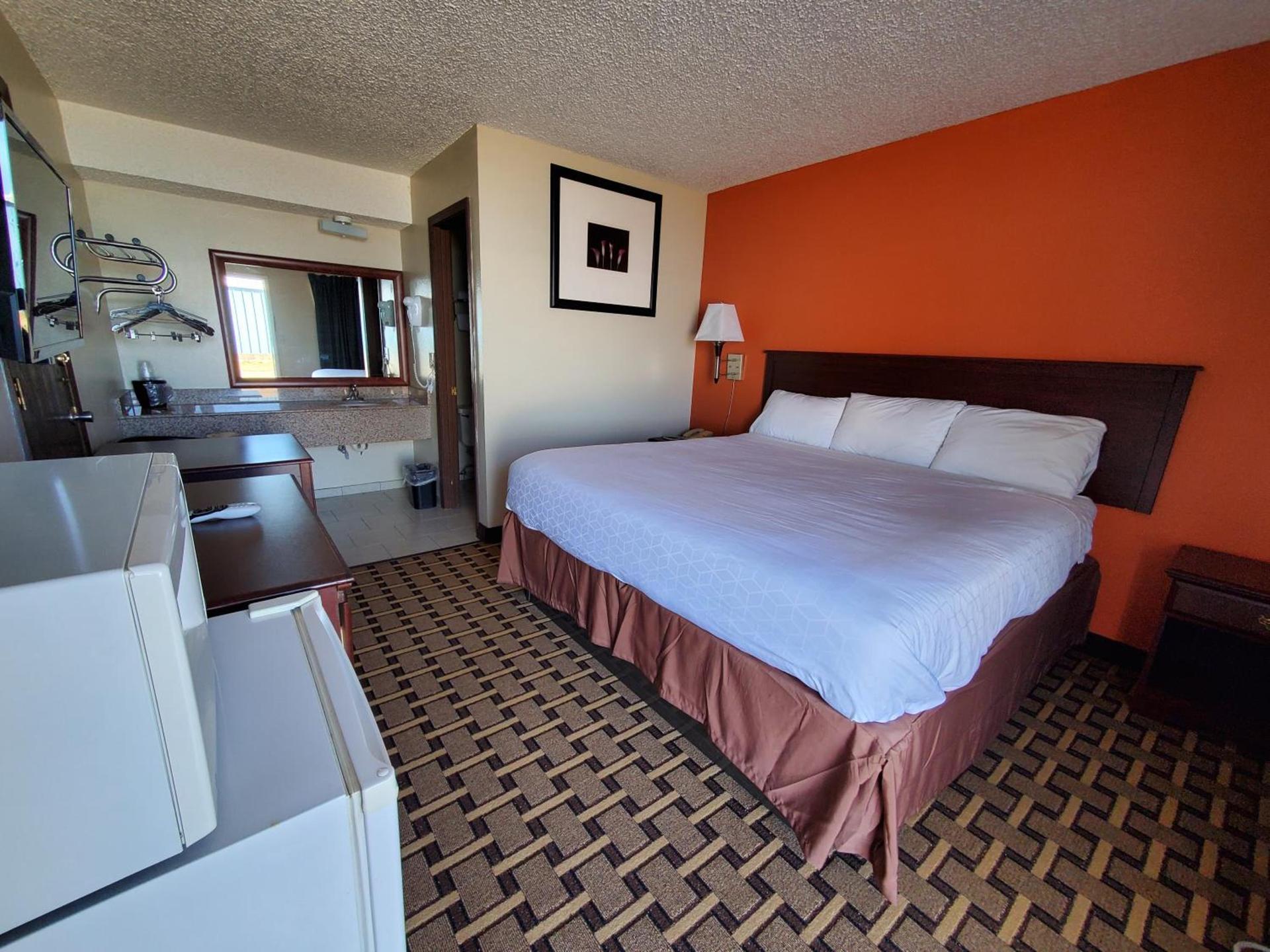 Relax Inn Henryetta photo 15