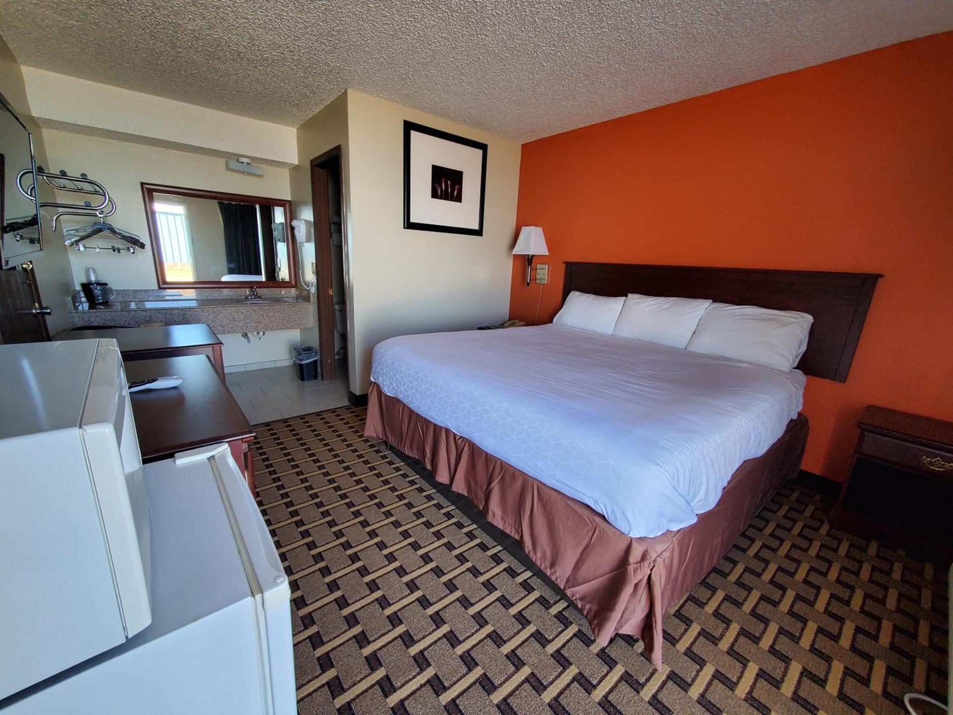 Relax Inn Henryetta photo 12