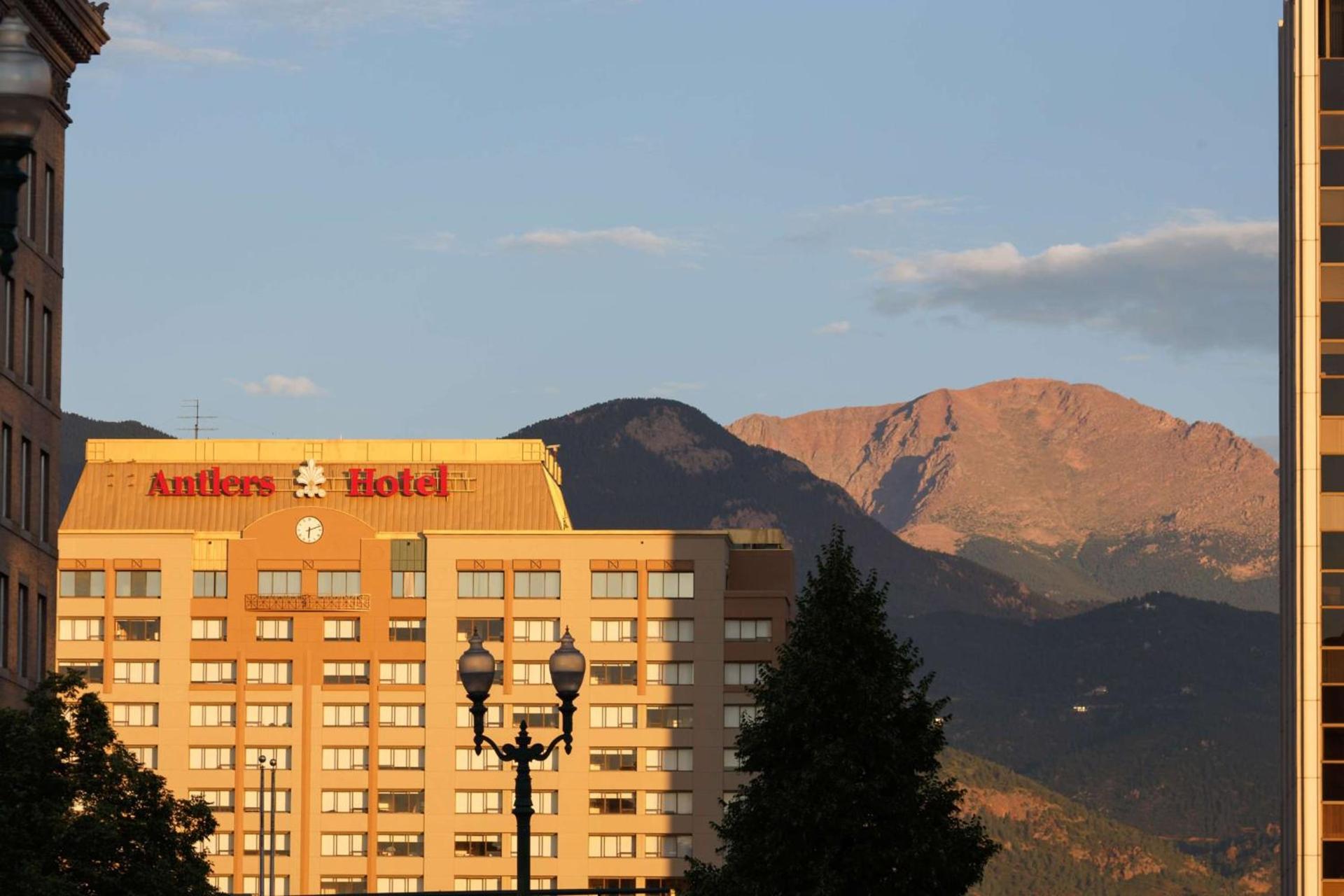 The Antlers, a Wyndham Hotel photo 2