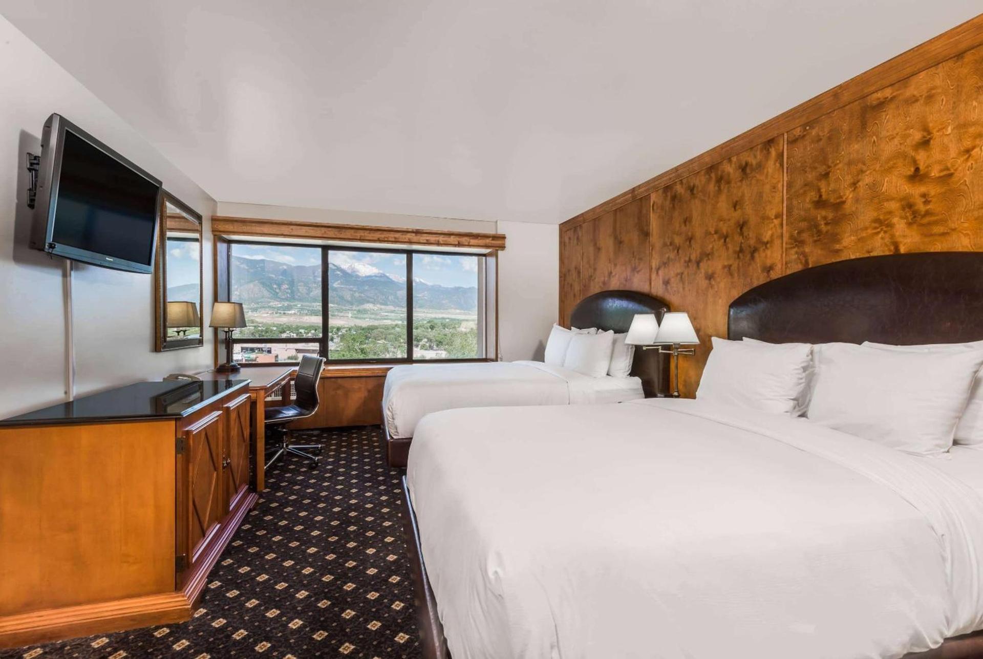 The Antlers, a Wyndham Hotel photo 11