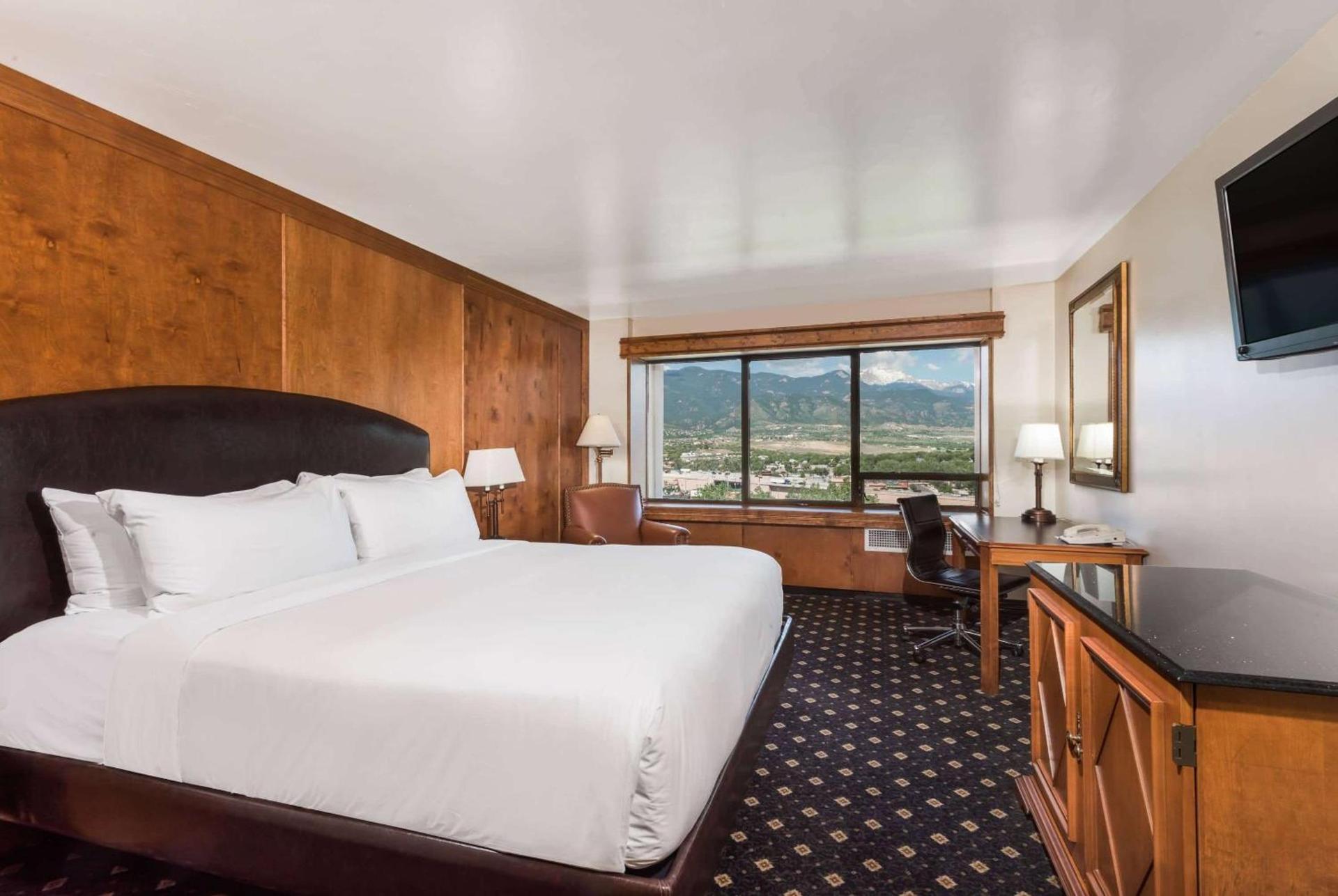The Antlers, a Wyndham Hotel photo 12