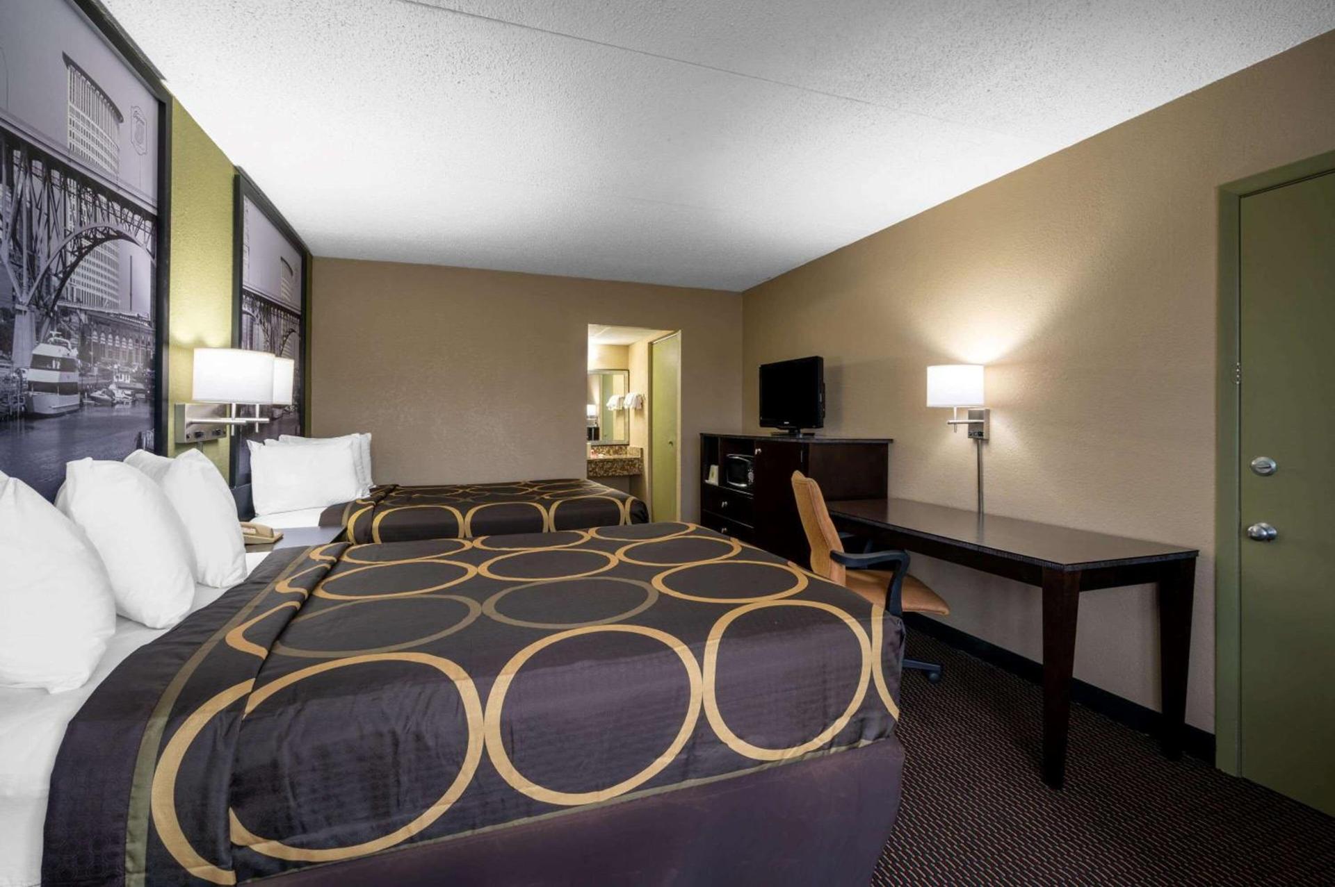 Super 8 by Wyndham Perrysburg-Toledo photo 7