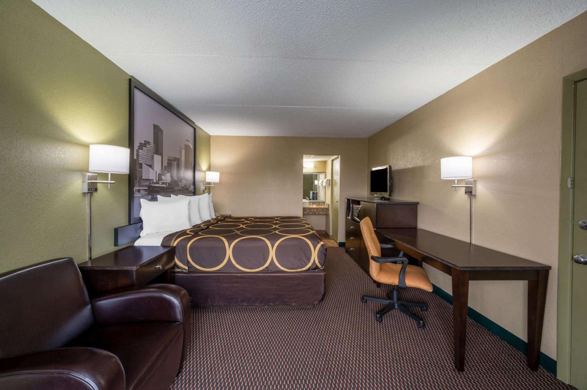Super 8 by Wyndham Perrysburg-Toledo photo 43