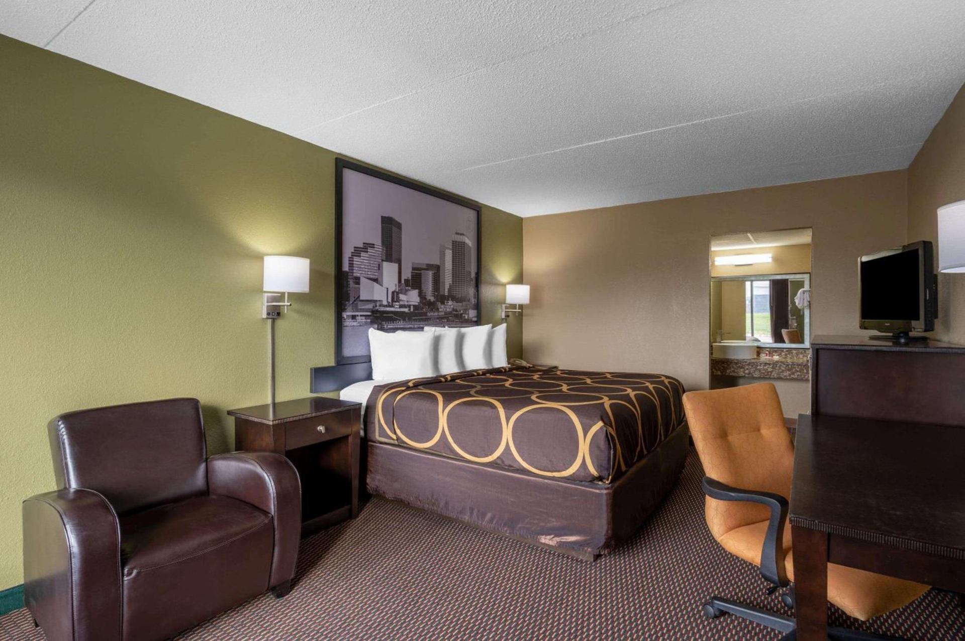 Super 8 by Wyndham Perrysburg-Toledo photo 42