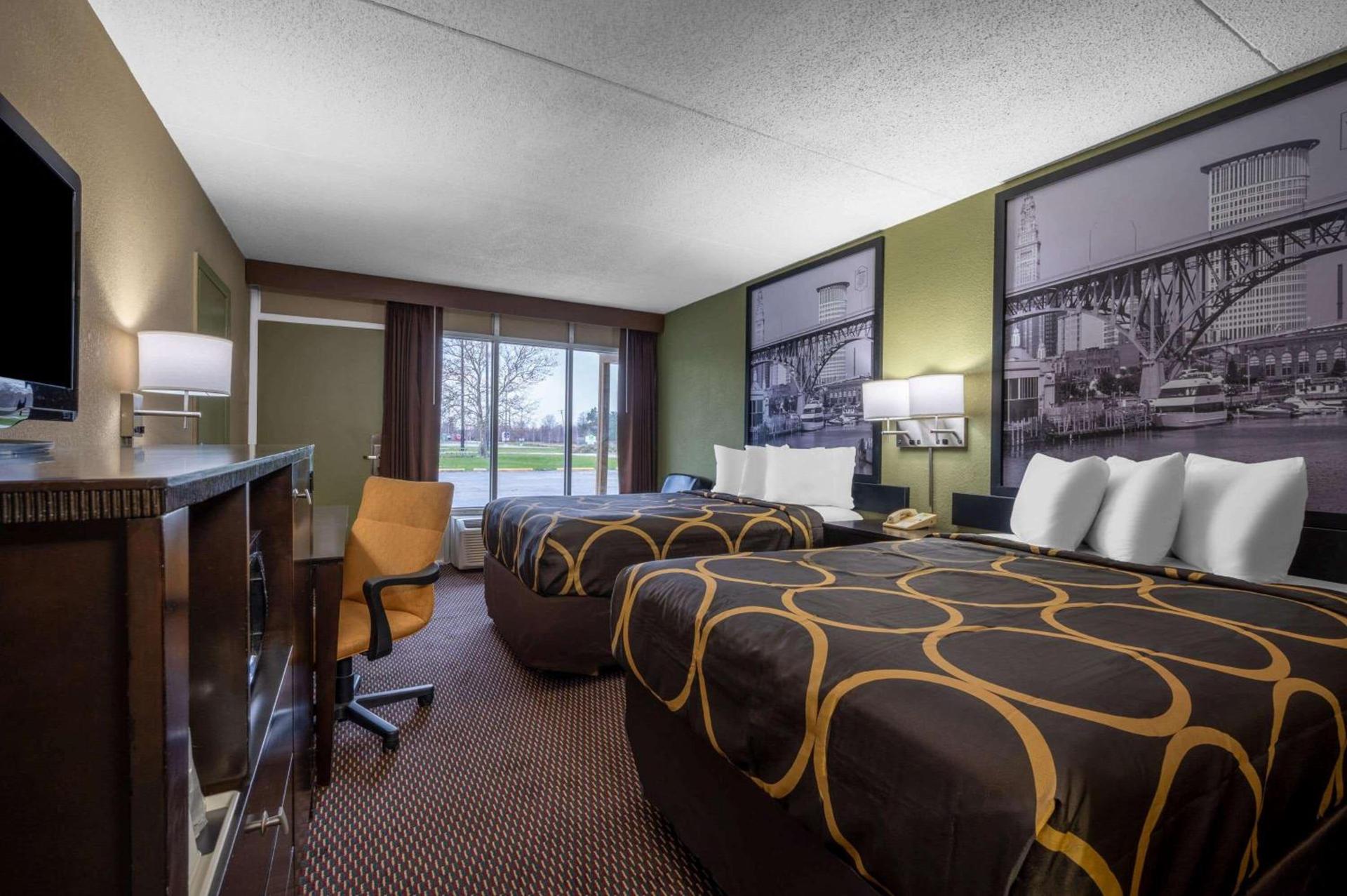 Super 8 by Wyndham Perrysburg-Toledo photo 16