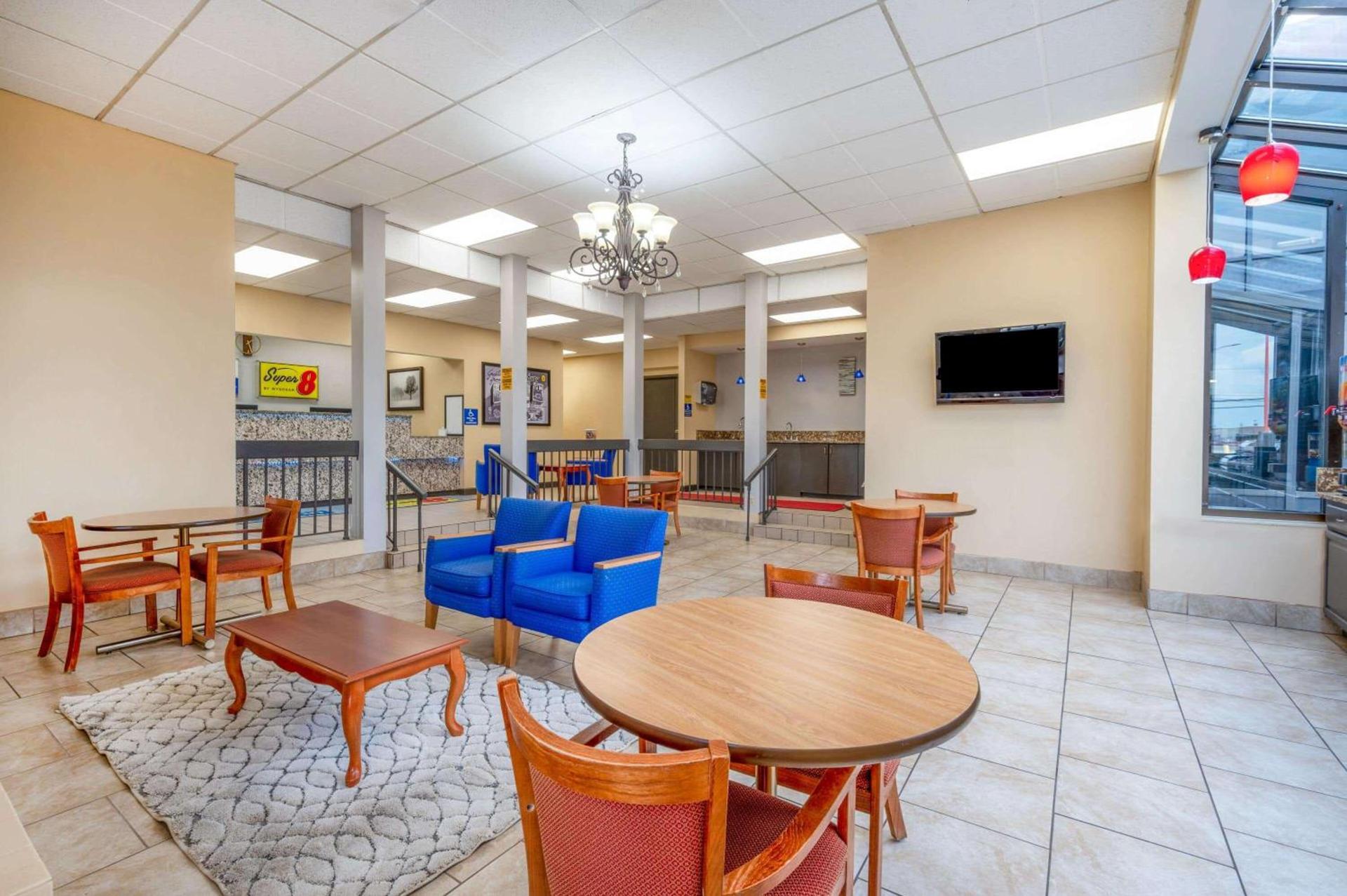 Super 8 by Wyndham Perrysburg-Toledo photo 22