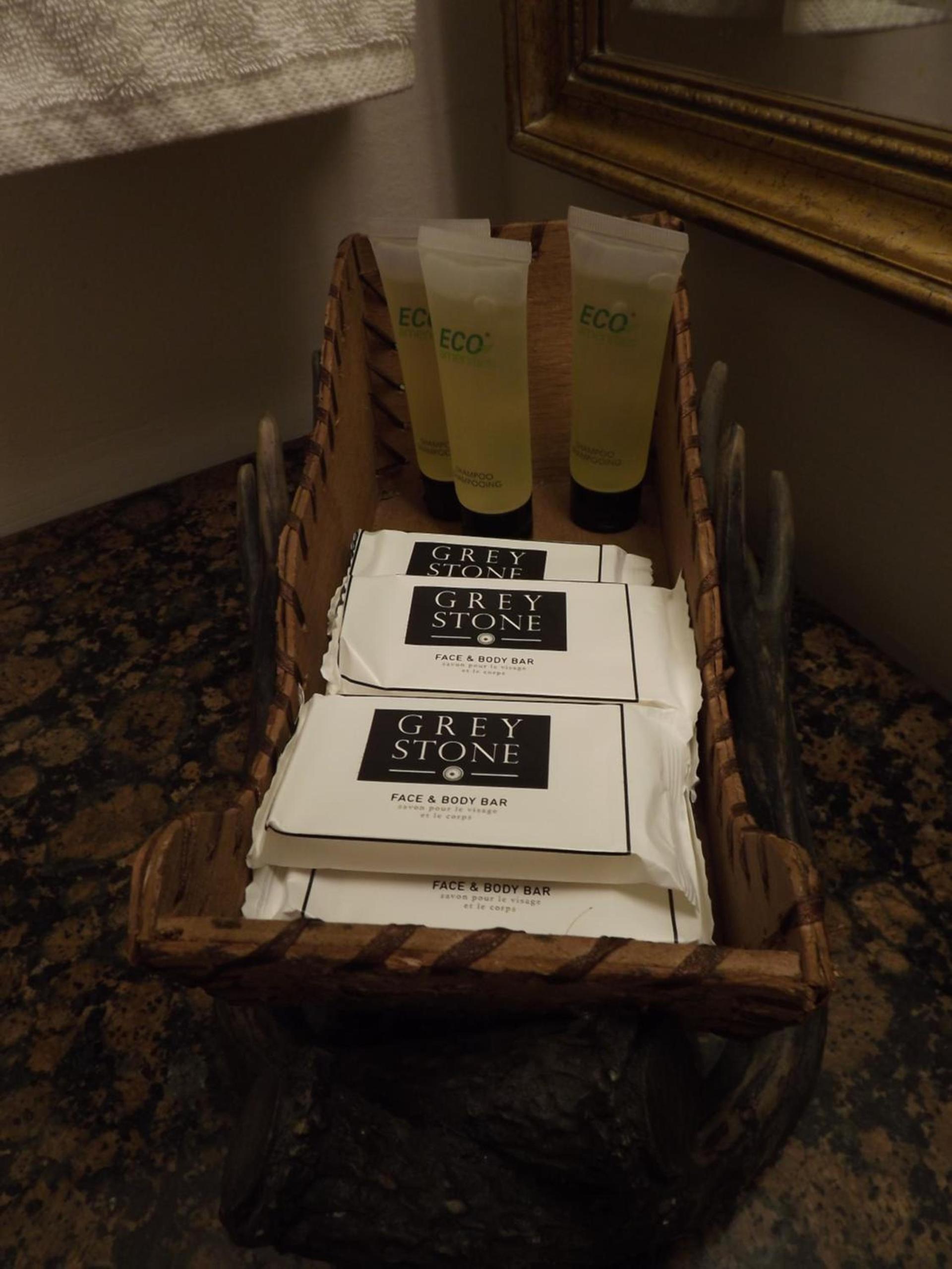 Crest Country Inn photo 99