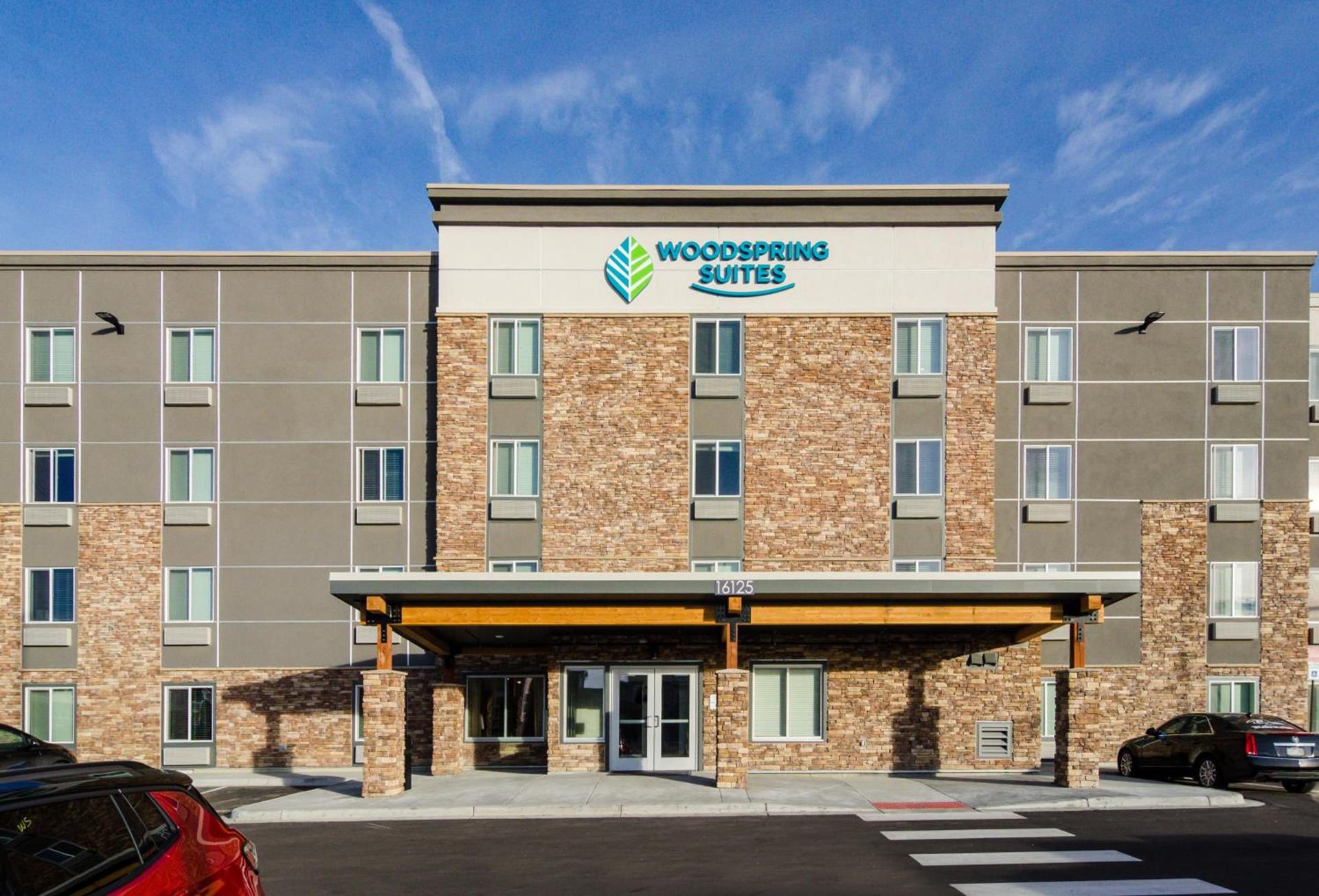 WoodSpring Suites Thornton-North Denver photo 2