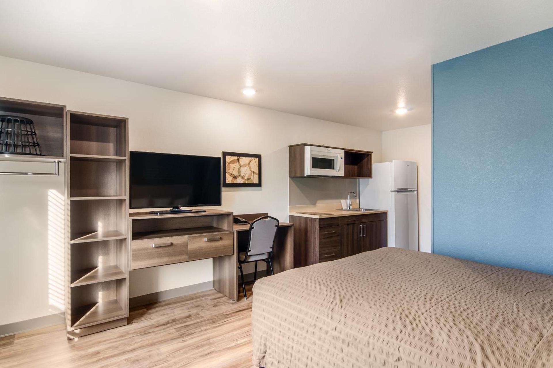WoodSpring Suites Thornton-North Denver photo 5