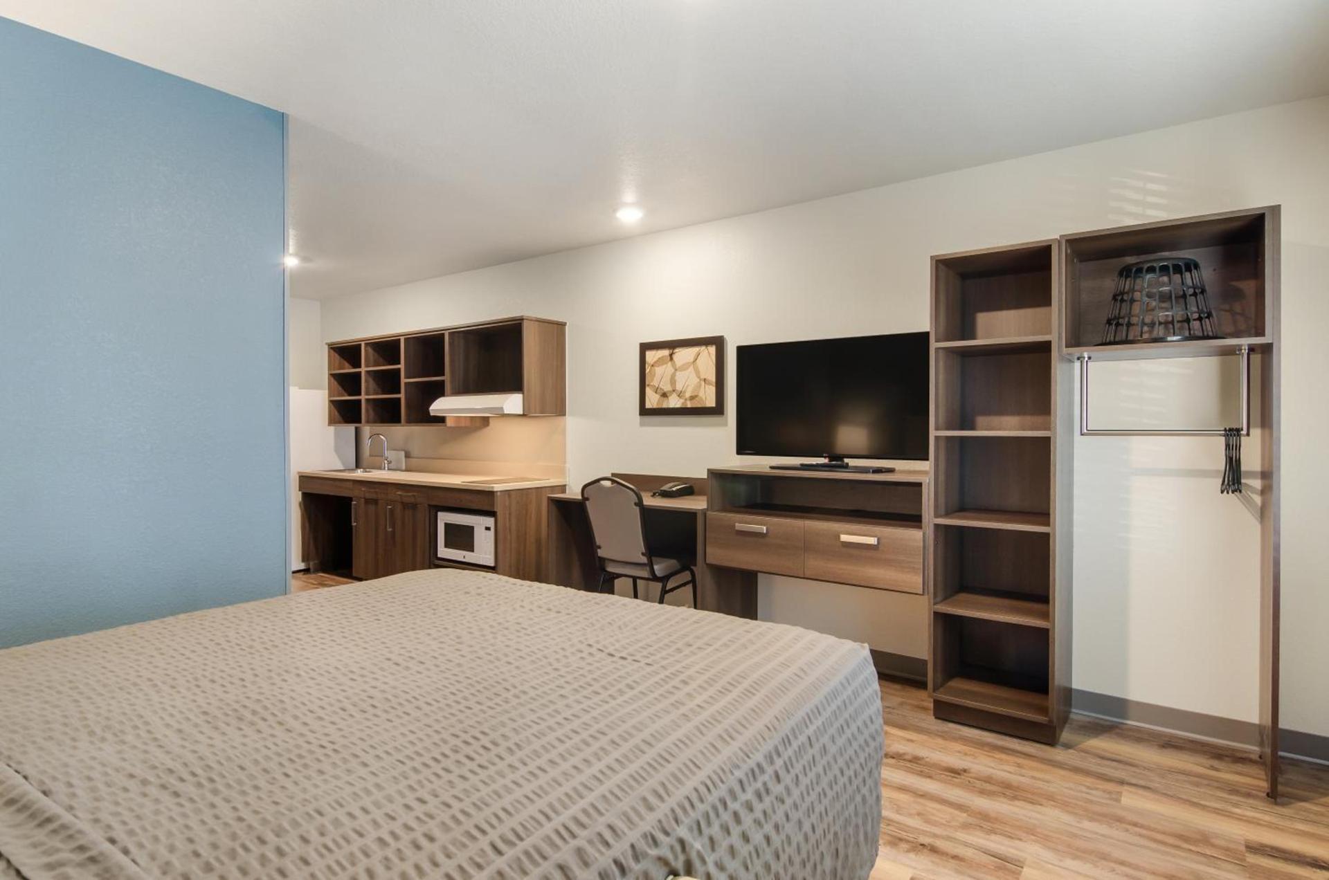 WoodSpring Suites Thornton-North Denver photo 10