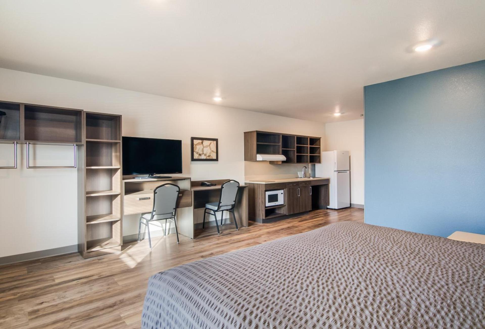 WoodSpring Suites Thornton-North Denver photo 13