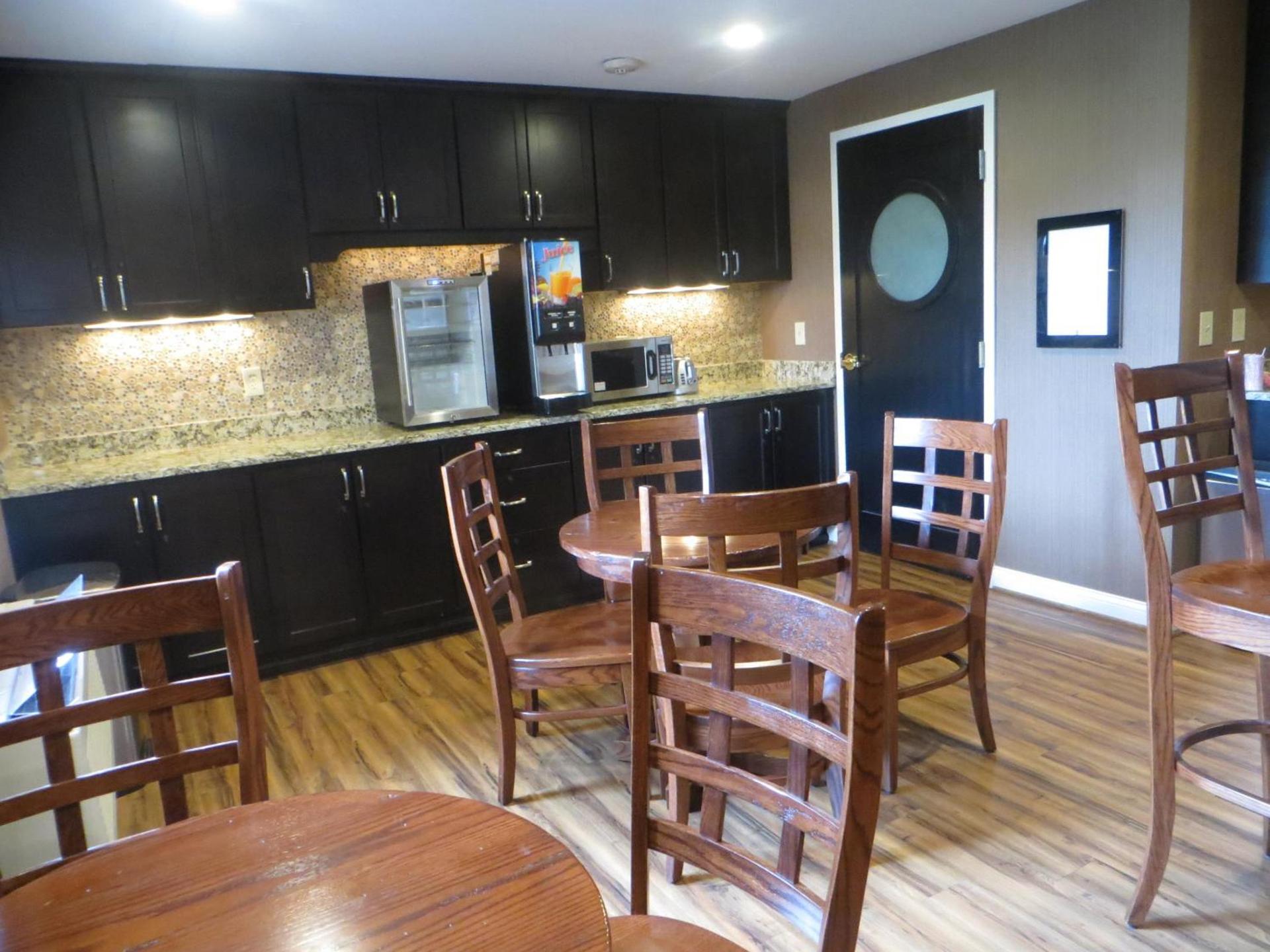 Ashley Quarters Hotel Airport-Cincinnati photo 12