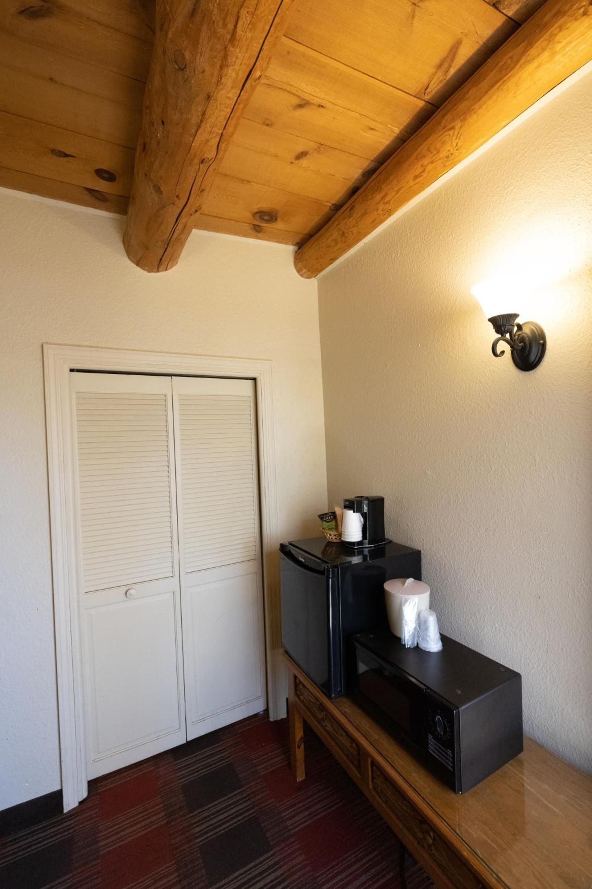 Sagebrush Inn & Suites photo 87