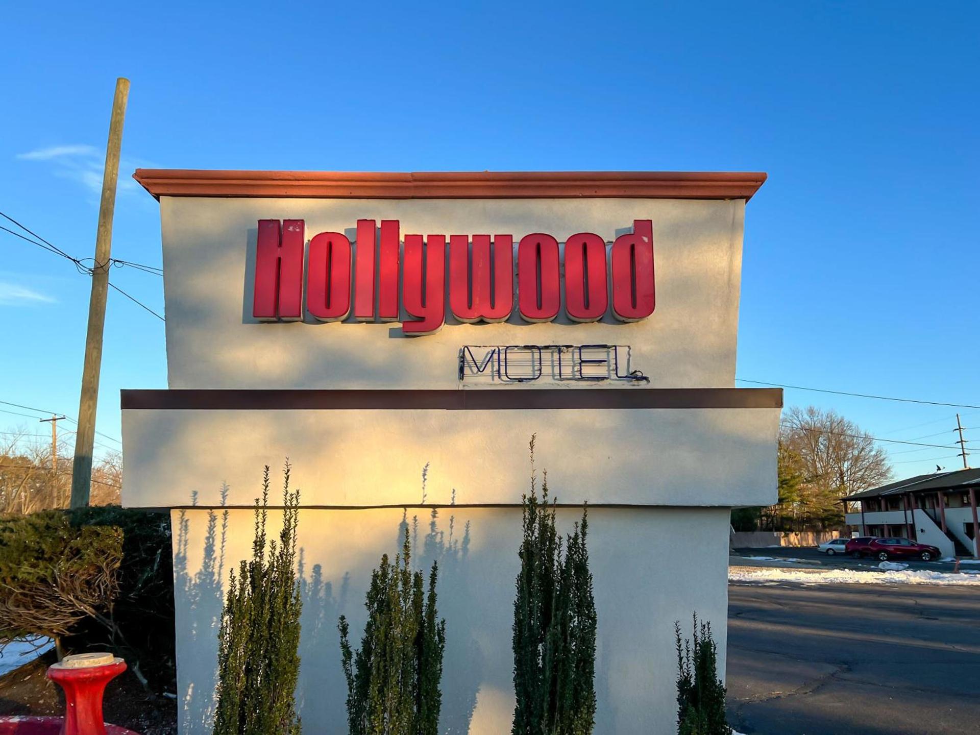 Hollywood Motel photo 1