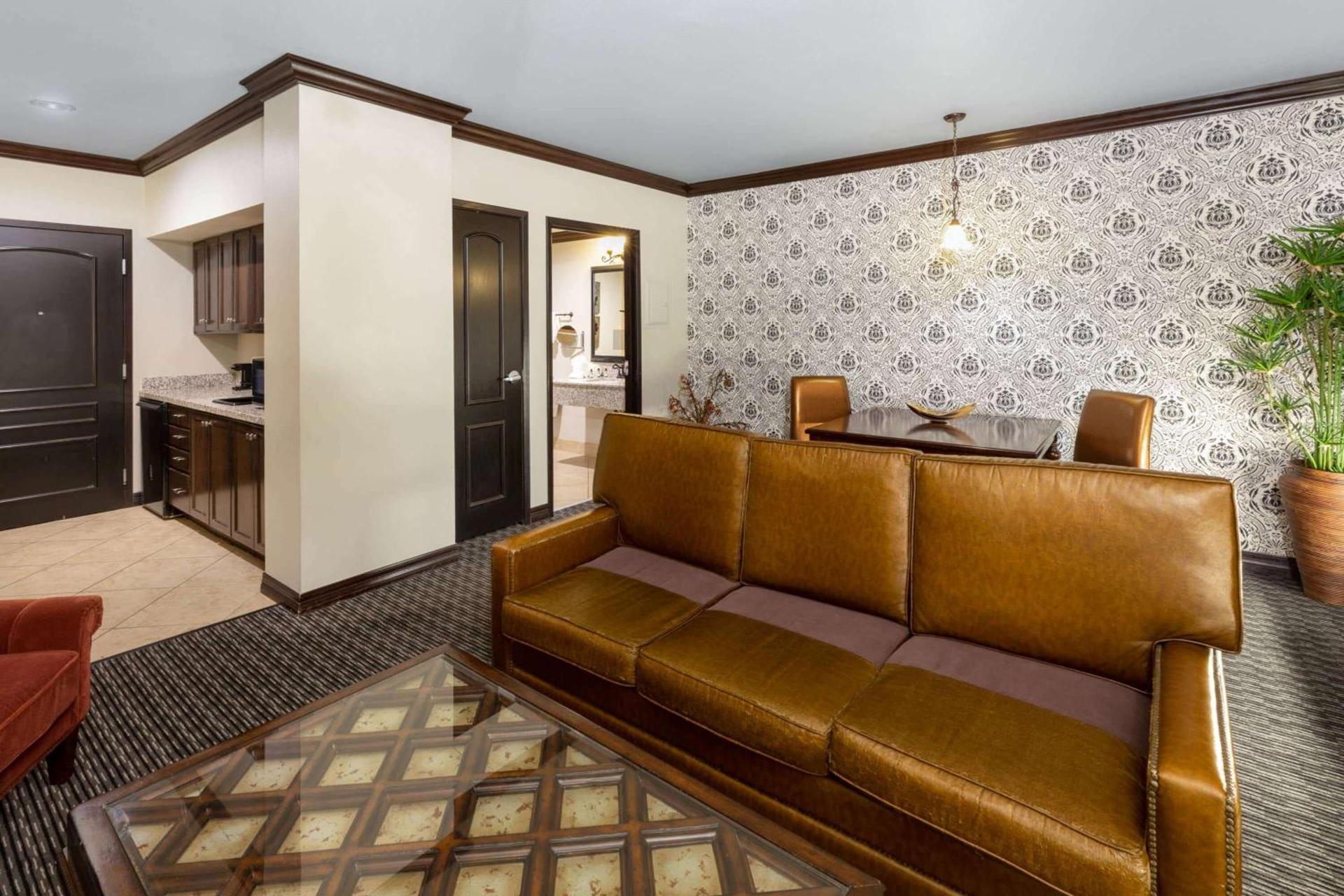 Hawthorn Suites by Wyndham Lubbock photo 24