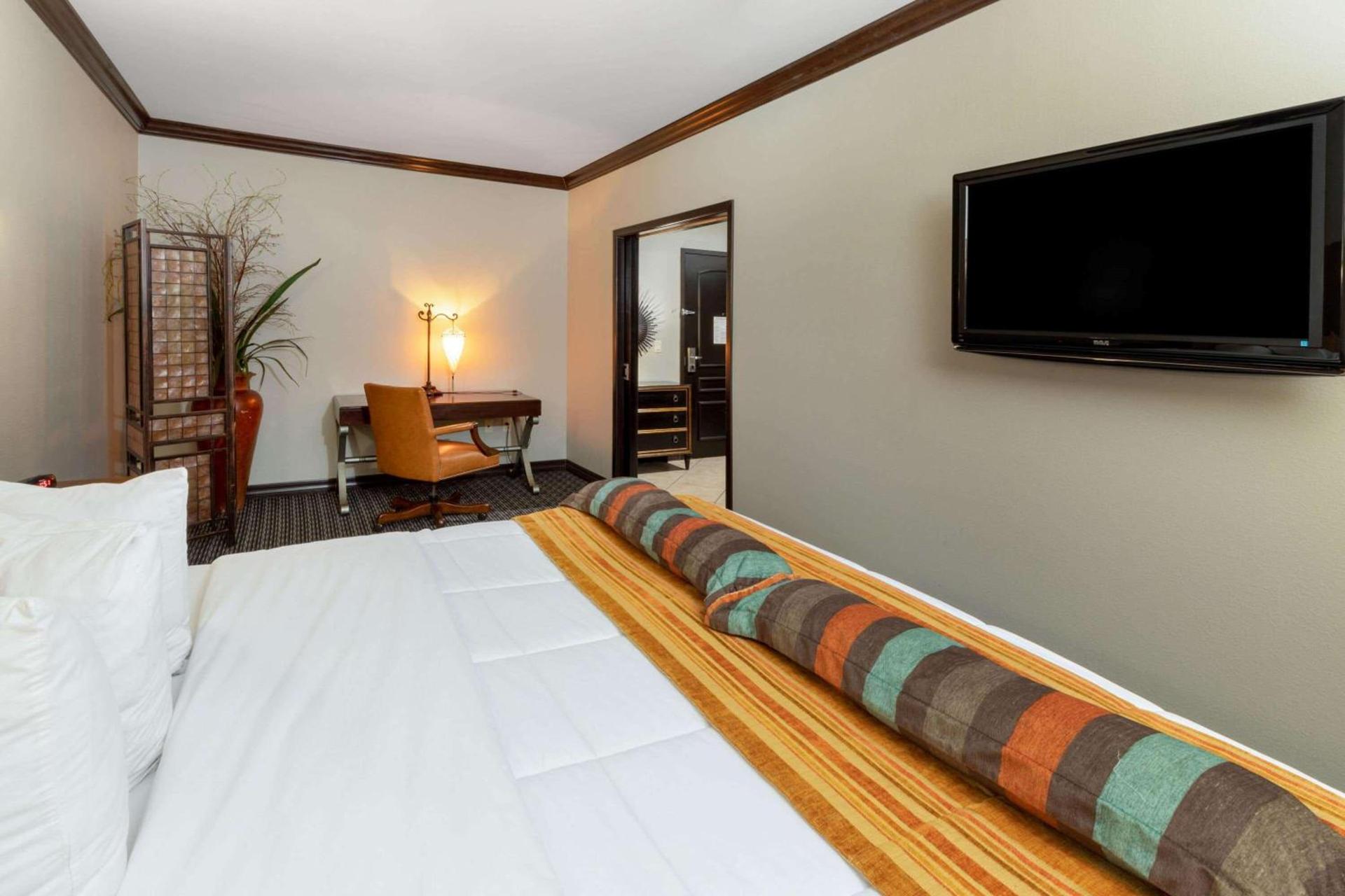 Hawthorn Suites by Wyndham Lubbock photo 30