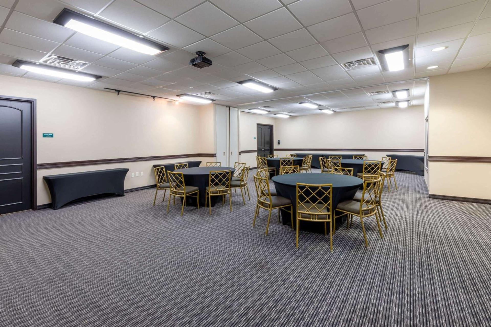 Hawthorn Suites by Wyndham Lubbock photo 33