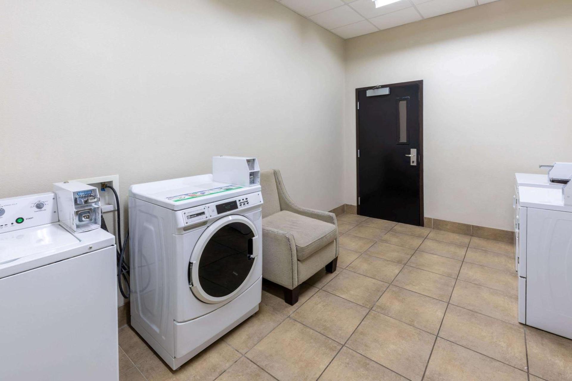 Hawthorn Suites by Wyndham Lubbock photo 18