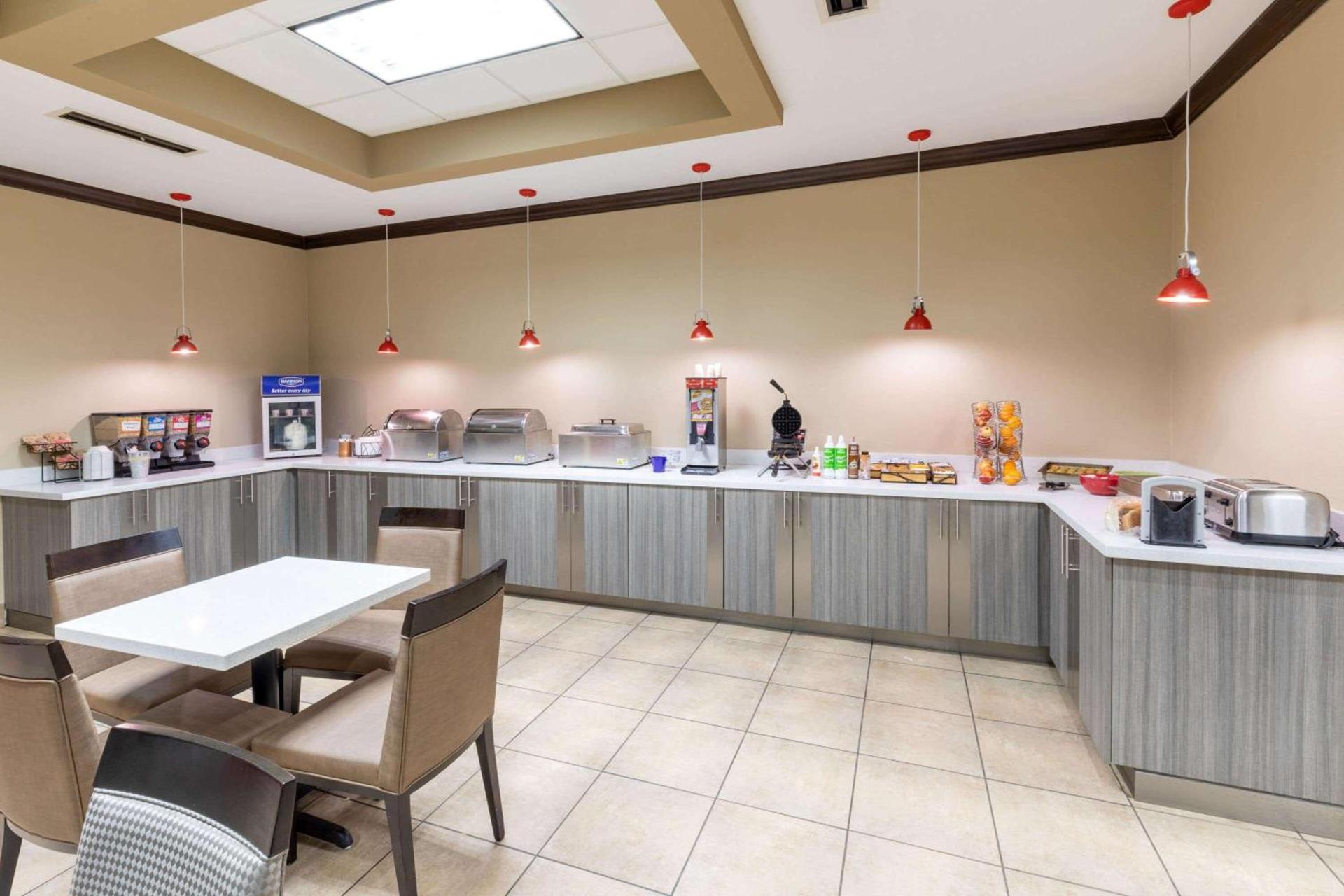 Hawthorn Suites by Wyndham Lubbock photo 37