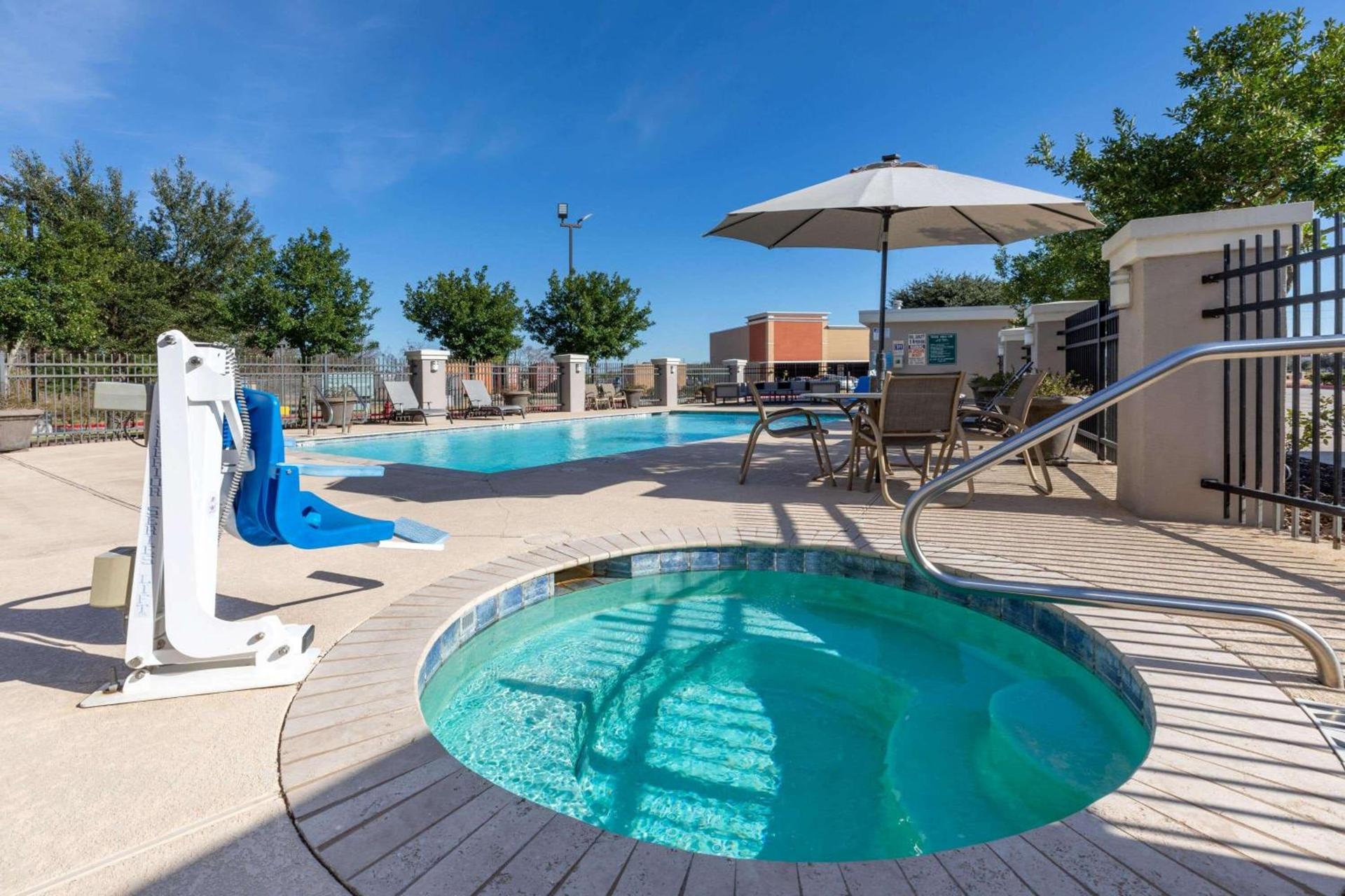 La Quinta by Wyndham Houston NW Beltway8/WestRD photo 8