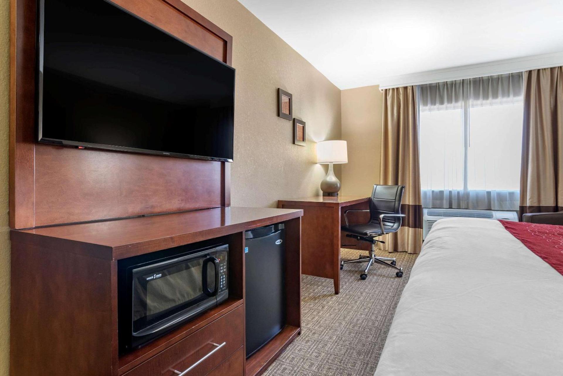 Comfort Inn & Suites Leeds I-20 photo 5
