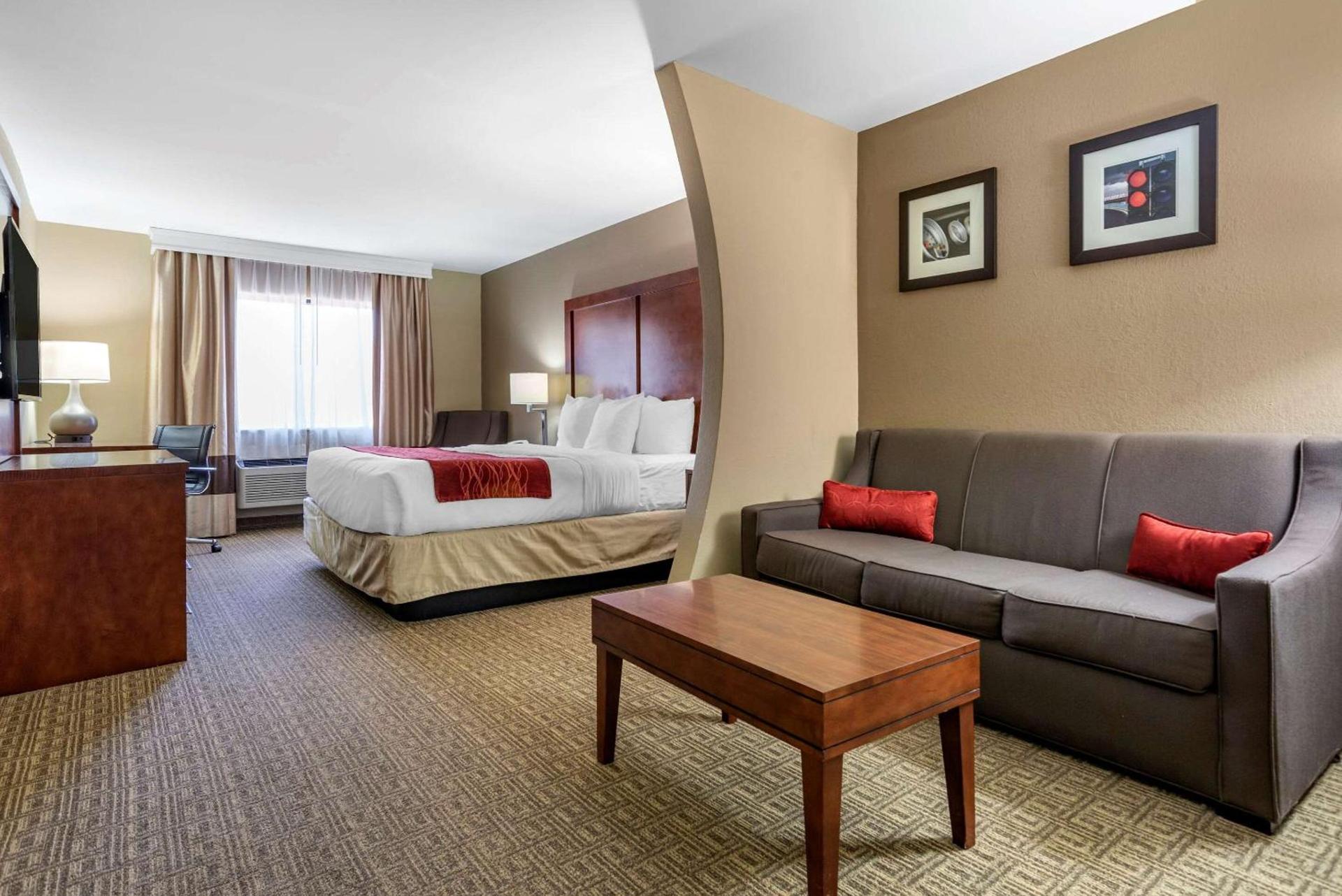Comfort Inn & Suites Leeds I-20 photo 12