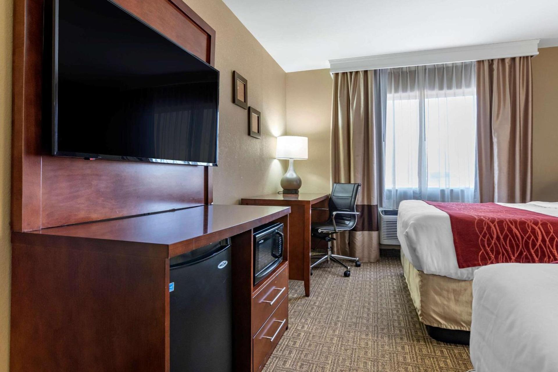 Comfort Inn & Suites Leeds I-20 photo 18