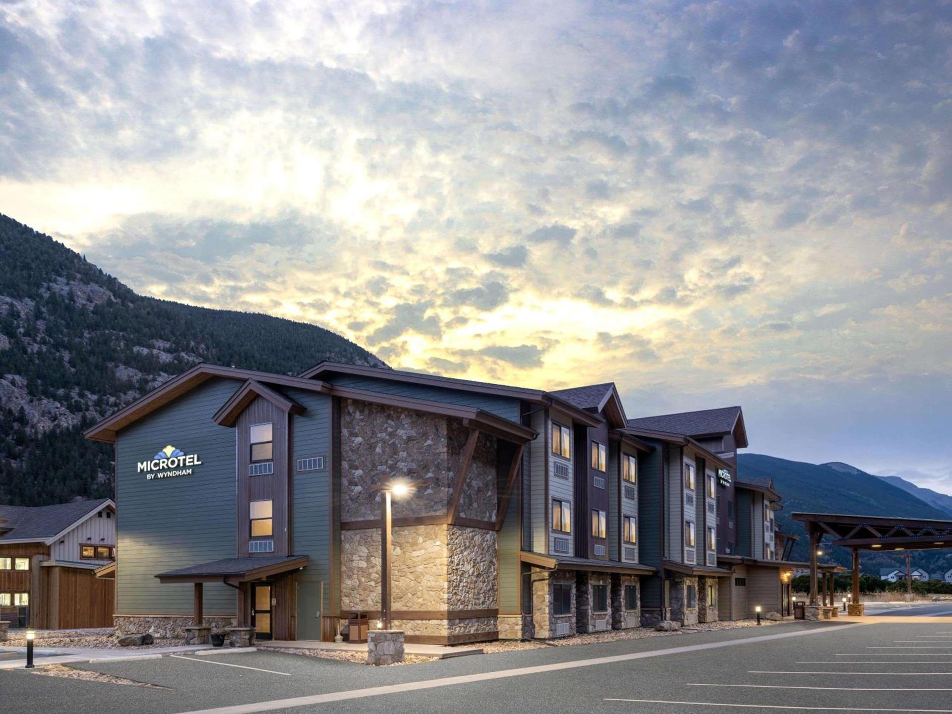 Microtel Inn & Suites by Wyndham Georgetown Lake photo 5
