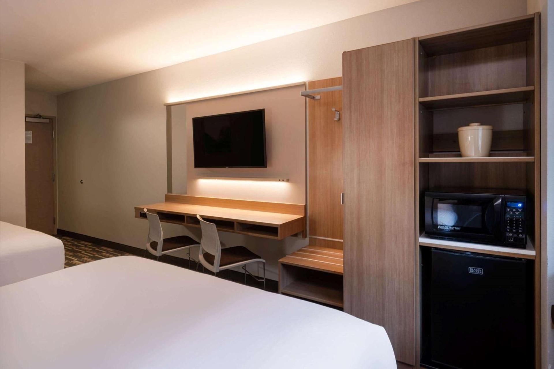 Microtel Inn & Suites by Wyndham Georgetown Lake photo 30