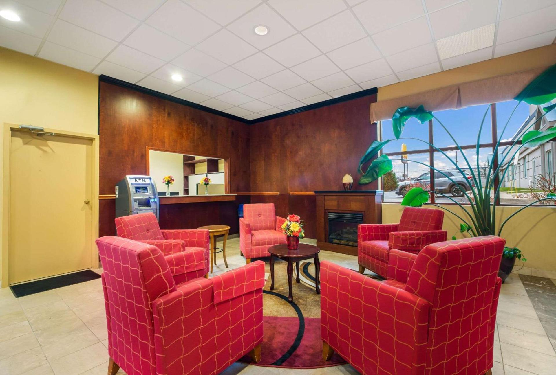 Suburban Studios Buffalo Airport photo 6