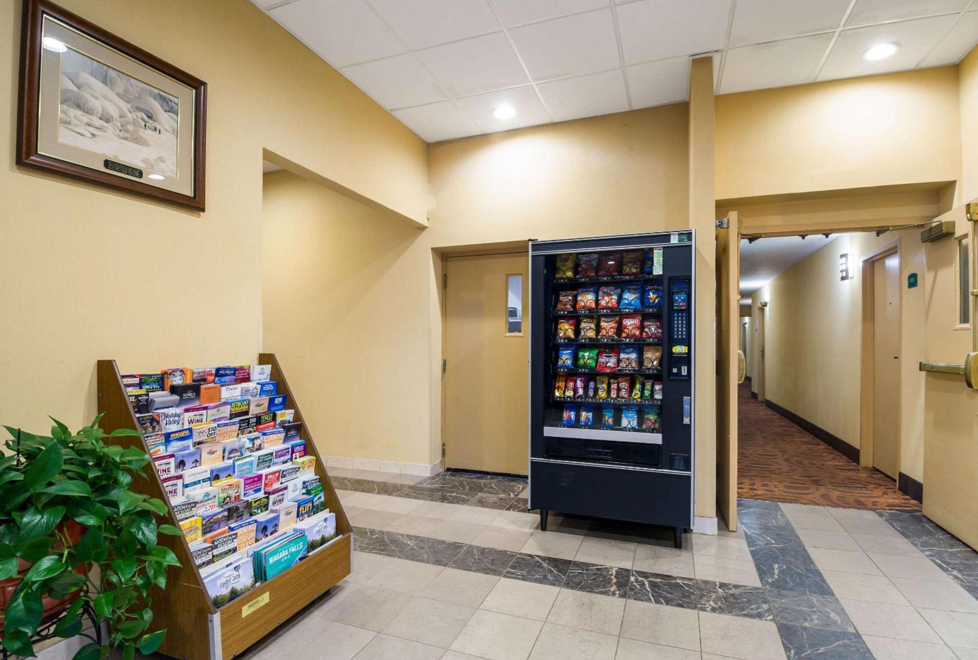 Suburban Studios Buffalo Airport photo 43
