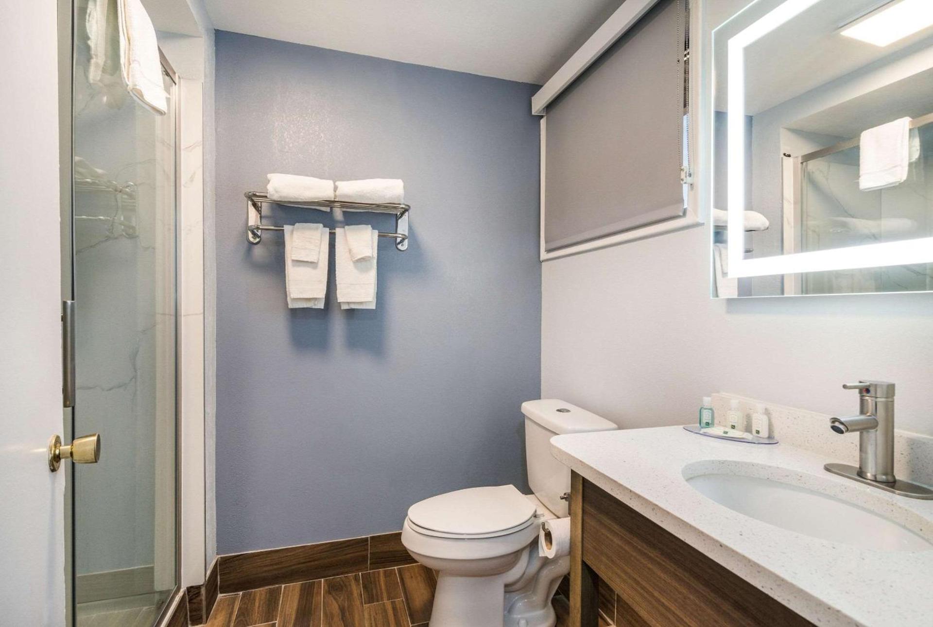 Quality Inn - On The Lake Clarksville-Boydton photo 13