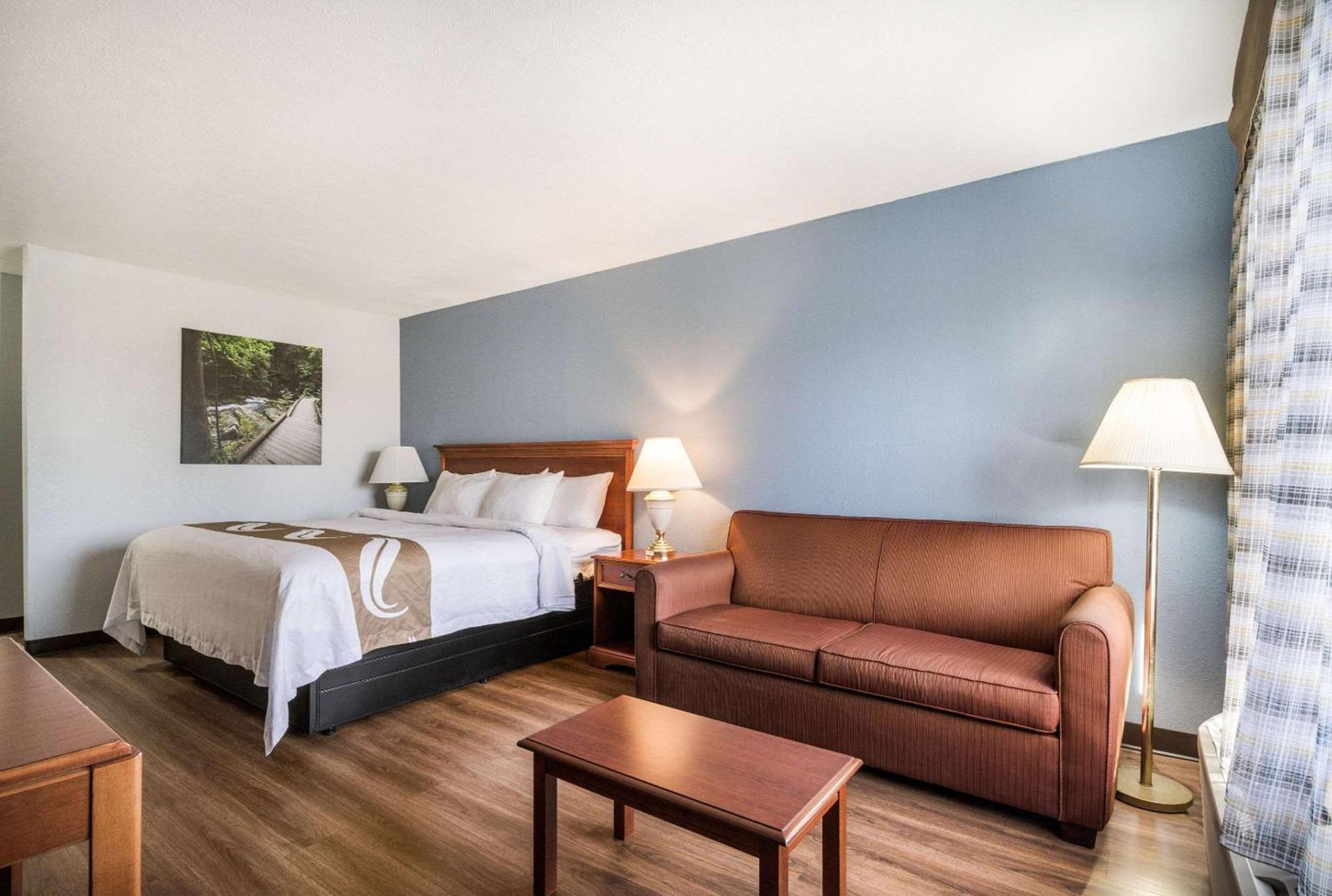 Quality Inn - On The Lake Clarksville-Boydton photo 15