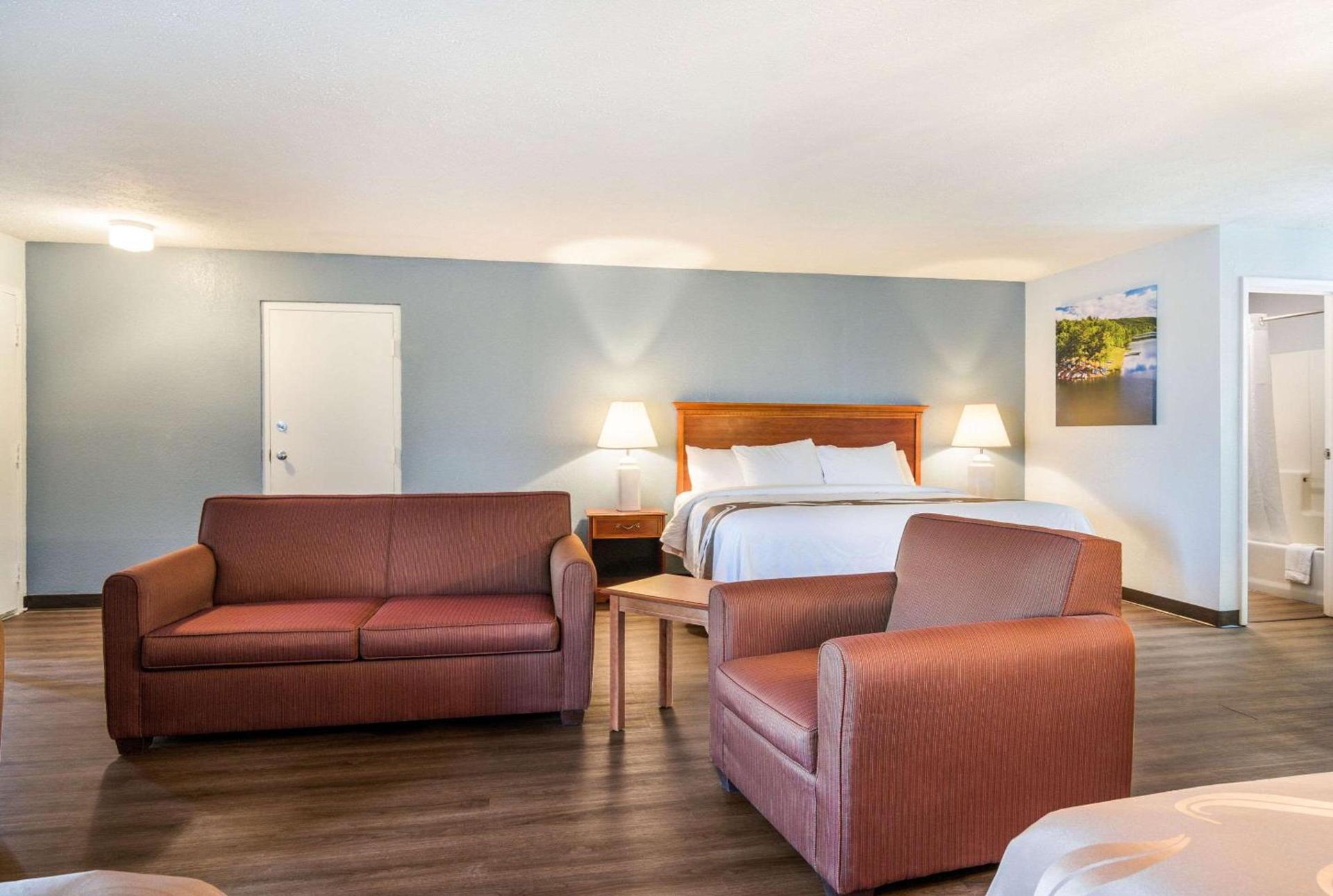 Quality Inn - On The Lake Clarksville-Boydton photo 24