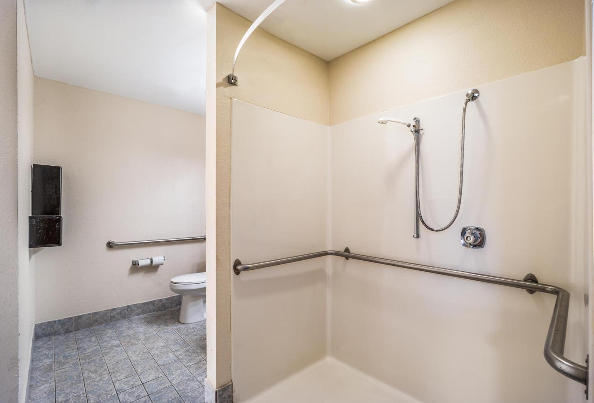 Quality Inn & Suites Augusta Fort Gordon Area photo 56