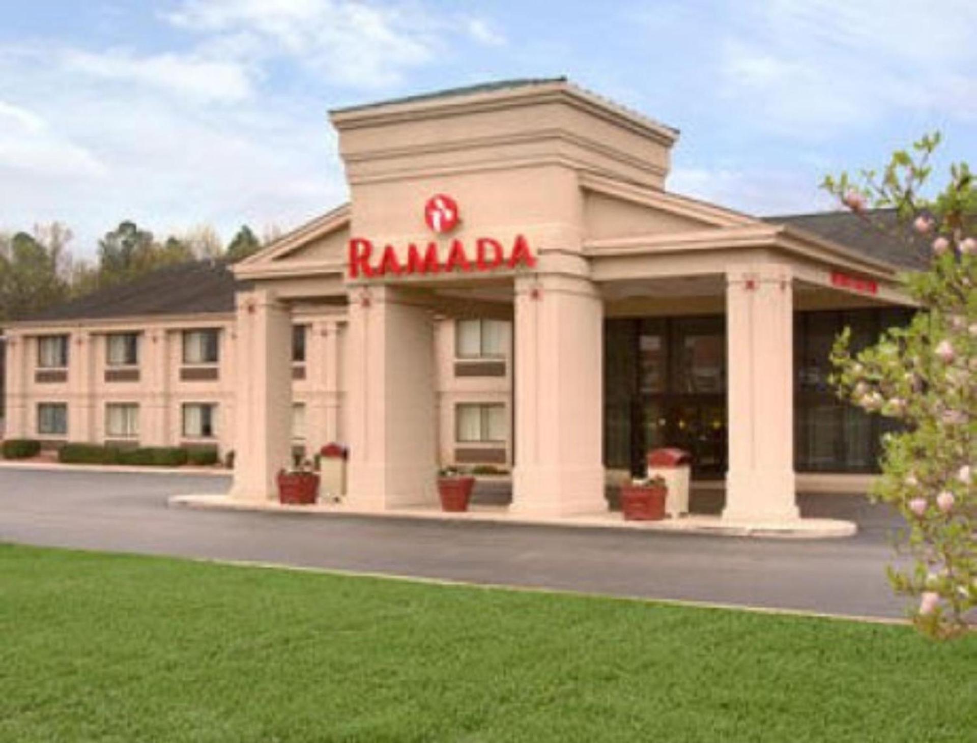 Ramada by Wyndham Tuscaloosa photo 49