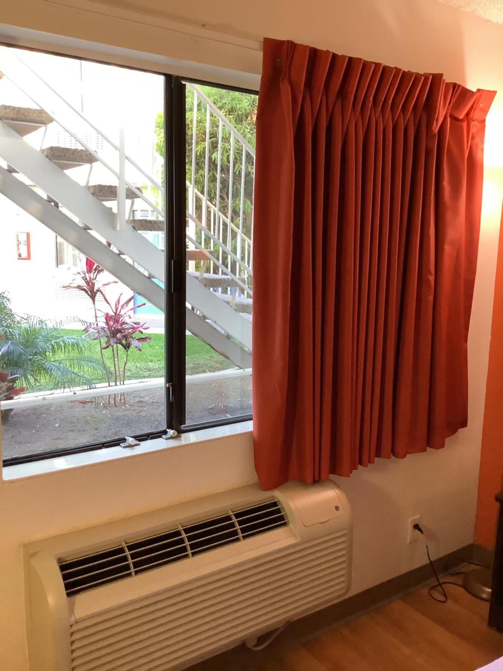 Carlsbad Village Inn photo 6