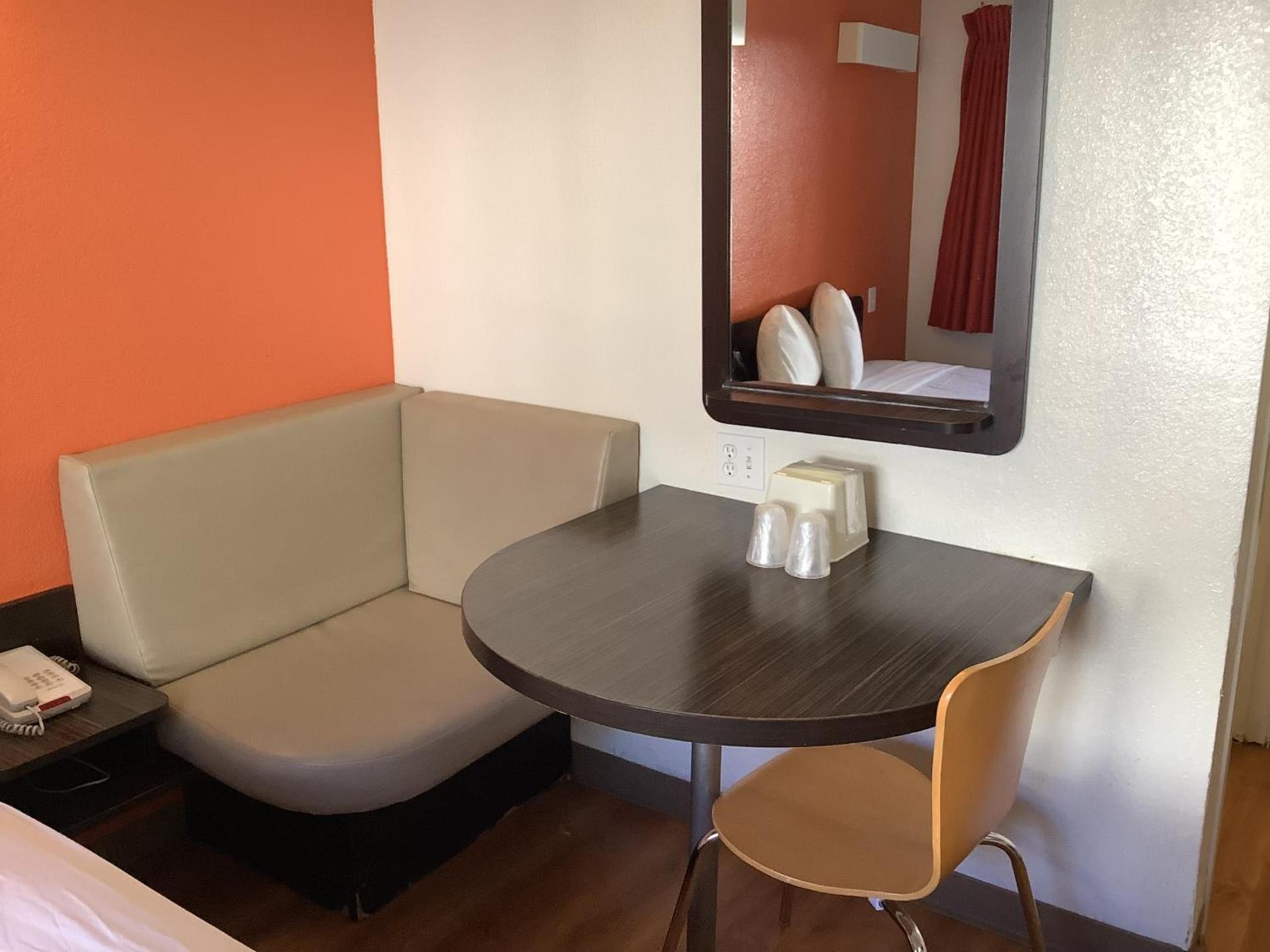 Carlsbad Village Inn photo 10
