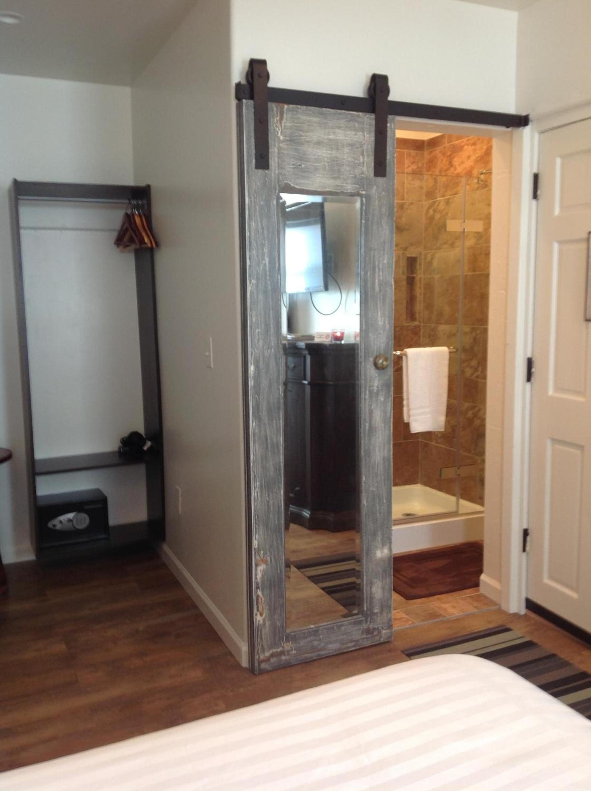 Iron Horse Inn photo 19