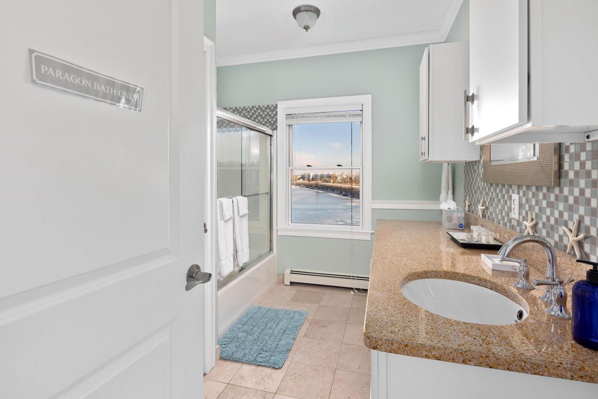 The Beacon Waterfront Inn photo 49