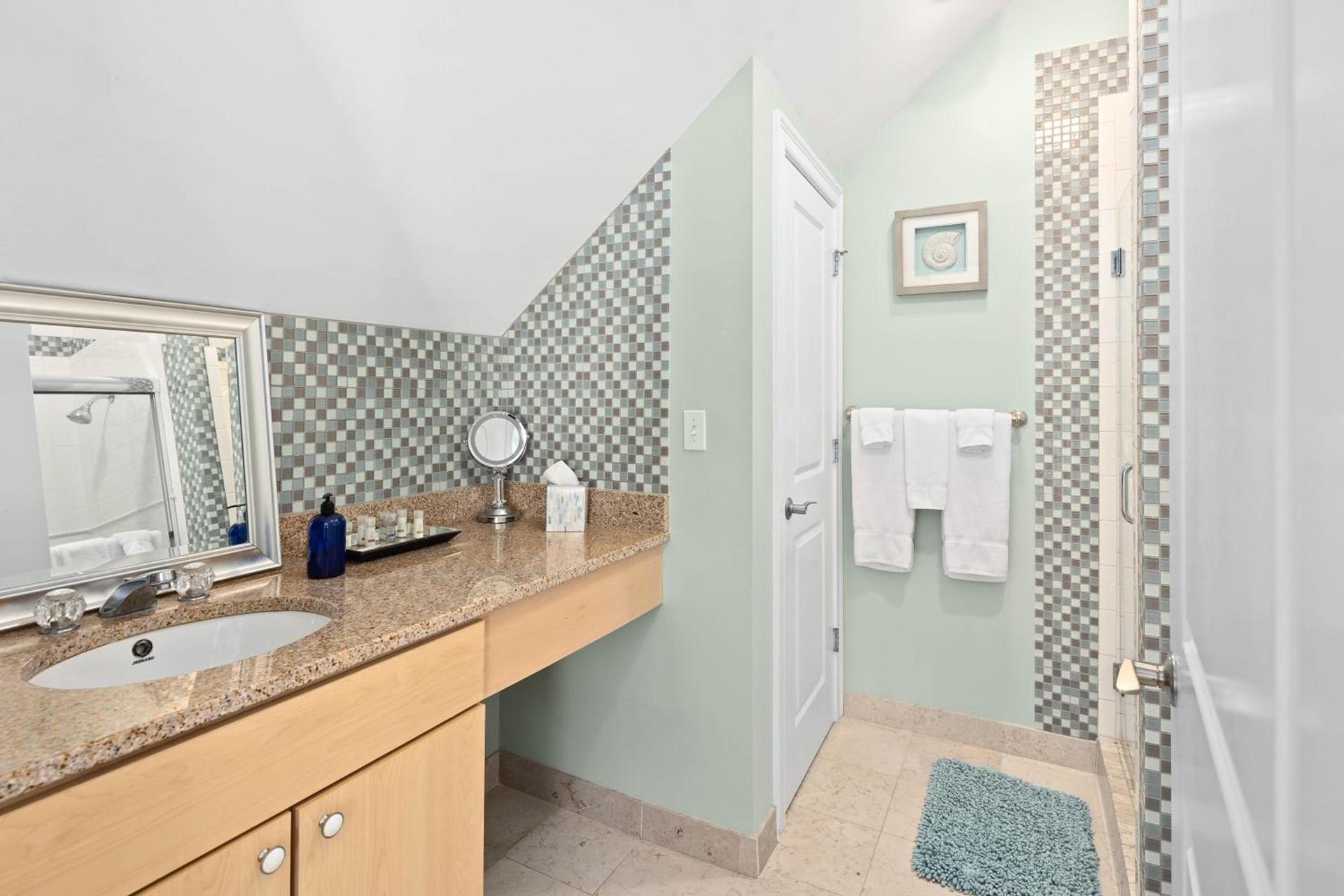 The Beacon Waterfront Inn photo 44